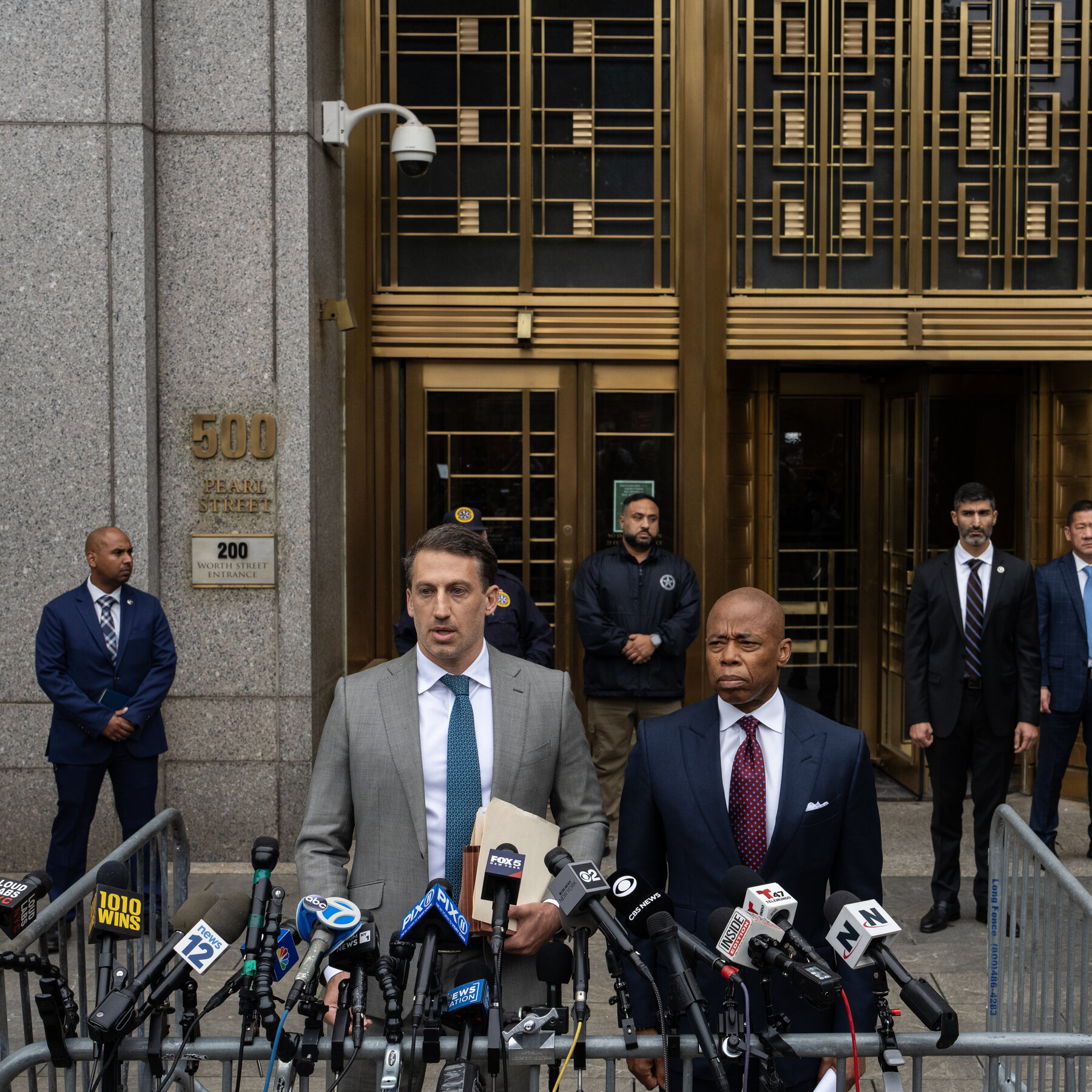 Justice Dept. Is Said to Discuss Dropping Case Against Eric Adams