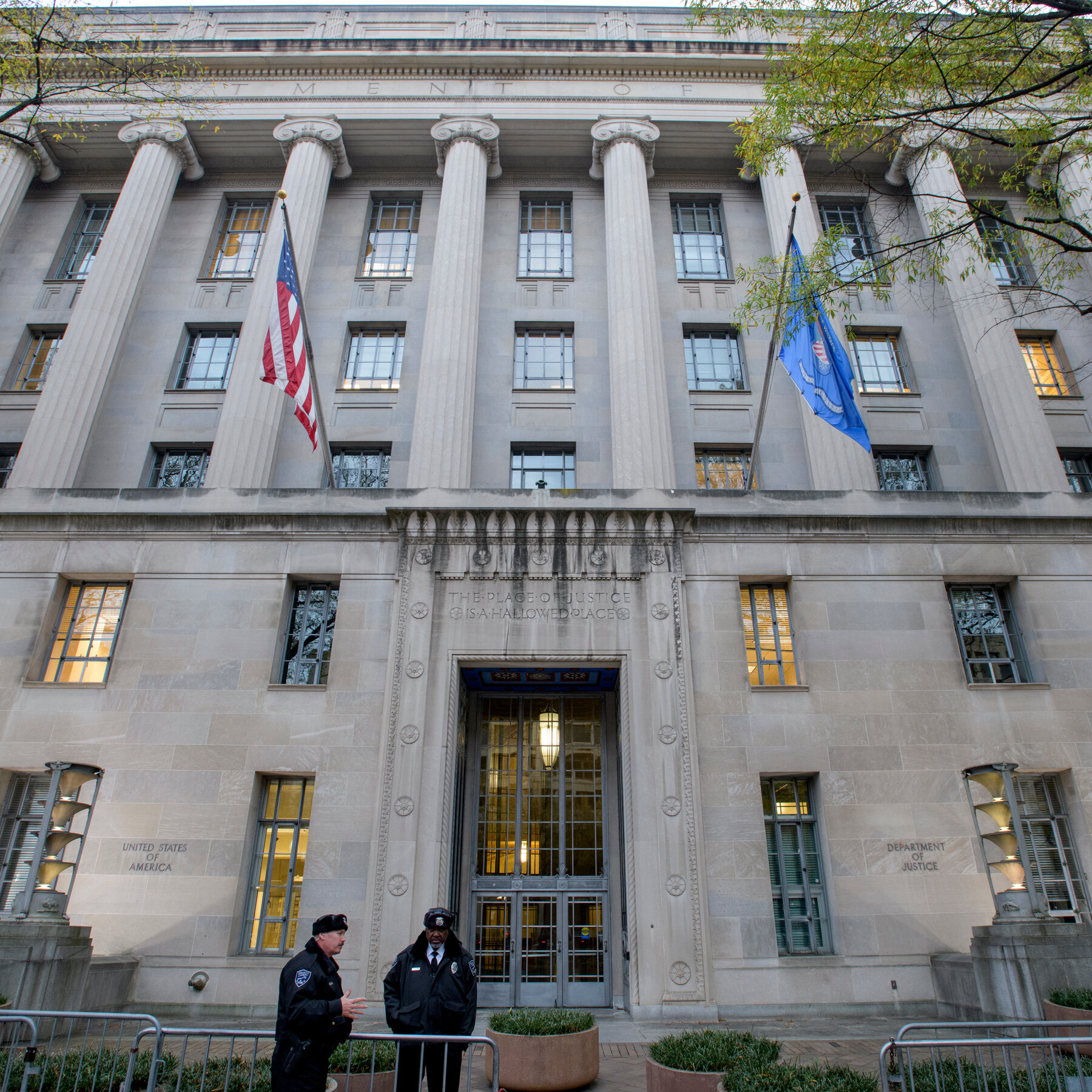 Justice Dept. to Investigate Local Officials Who Obstruct Immigration Enforcement