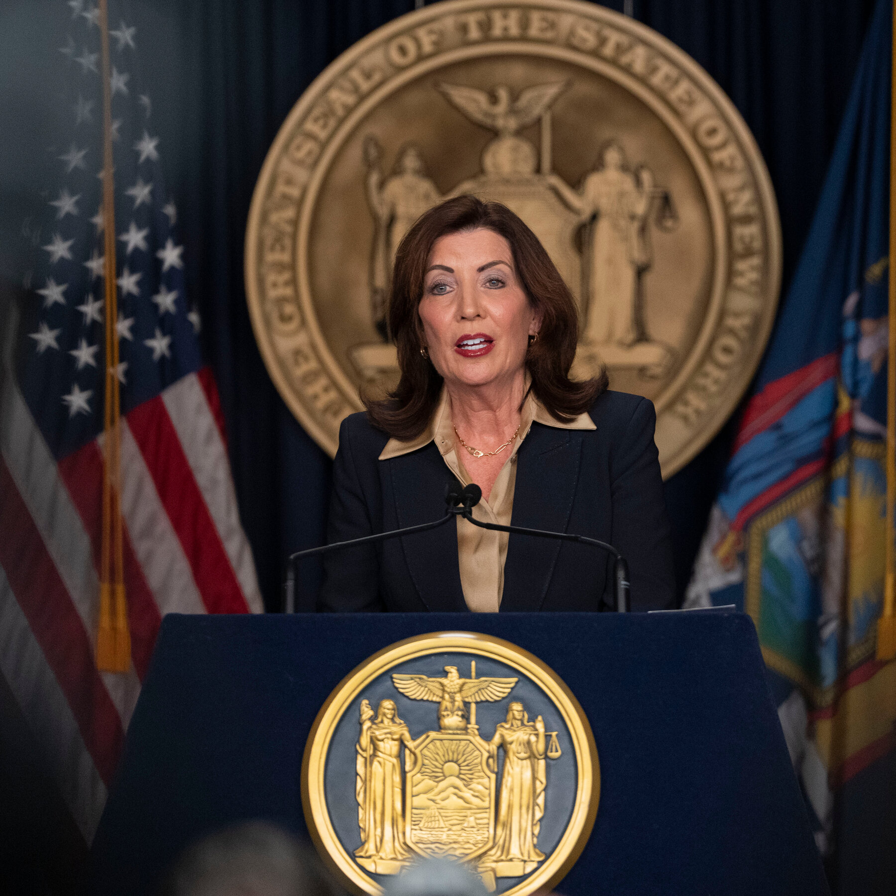 Kathy Hochul Invites Federal Workers Targeted by DOGE to Apply for Jobs in New York