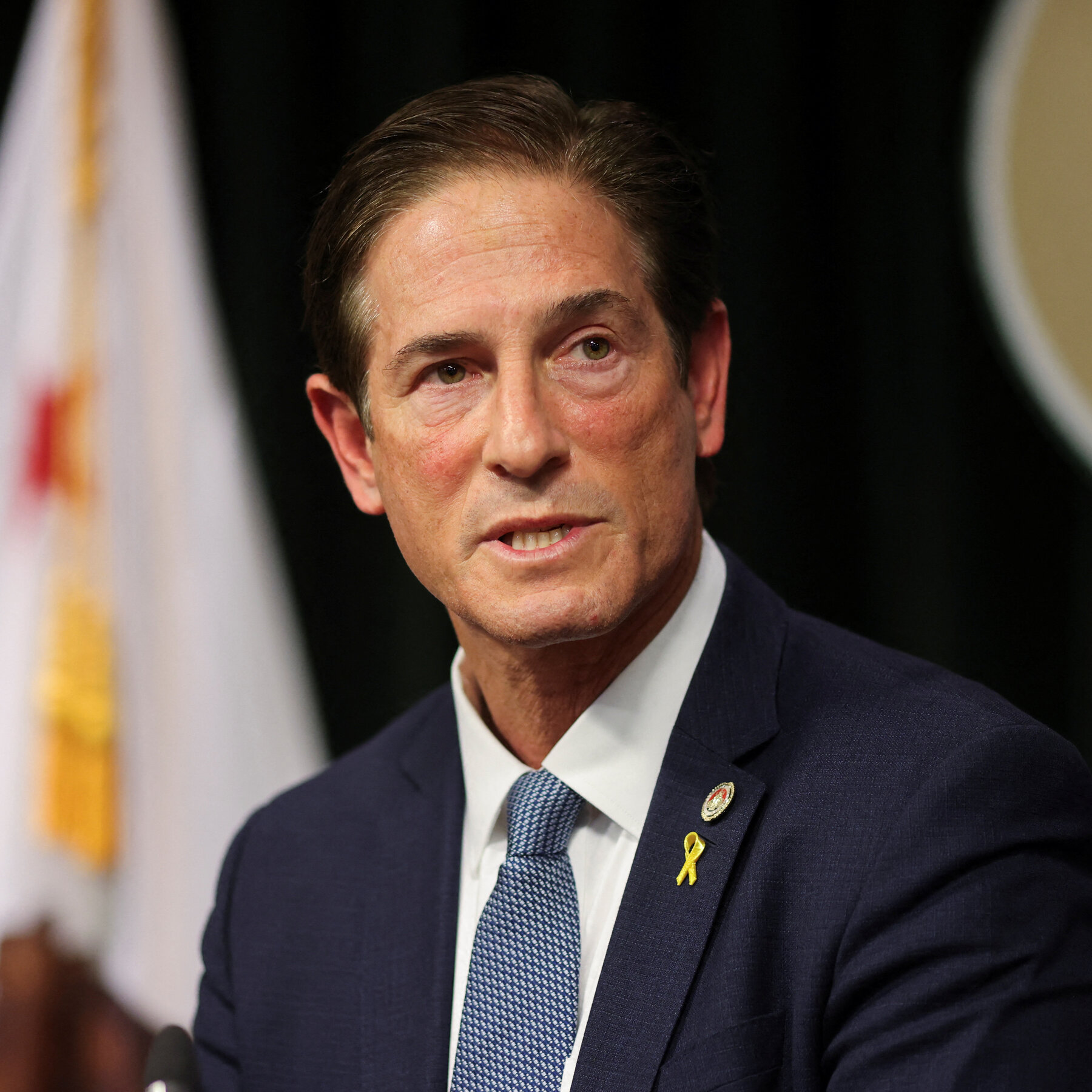L.A. Prosecutor Vows Severe Penalties for Looting and Scams Amid Wildfires