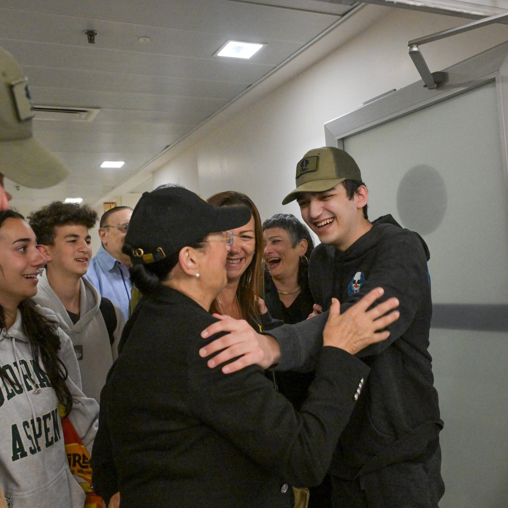 Last U.S. Hostage in Gaza Is Reunited With Parents: ‘We Never Lost Hope’