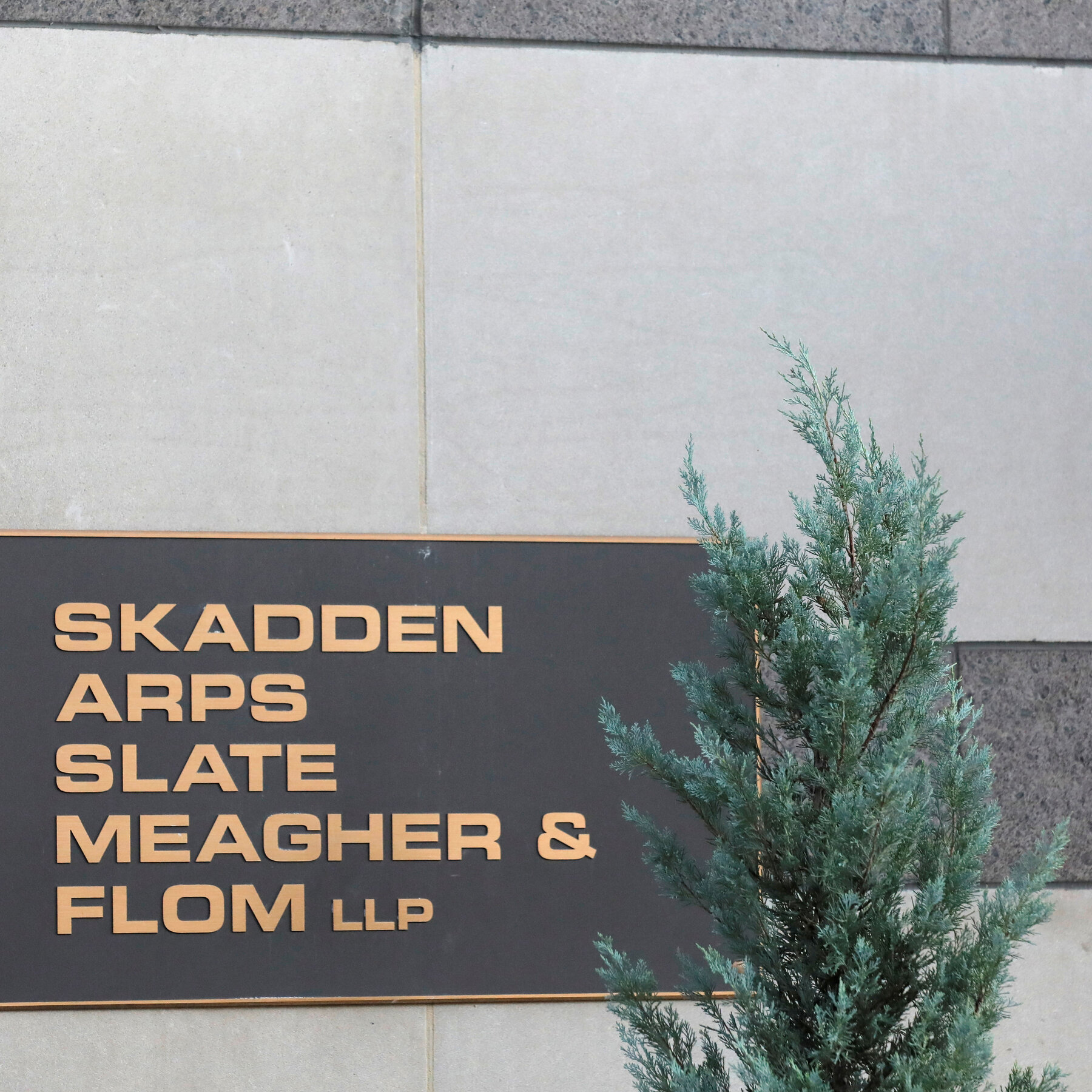 Law Firm Skadden Arps Seeks Deal to Avert Trump Executive Order
