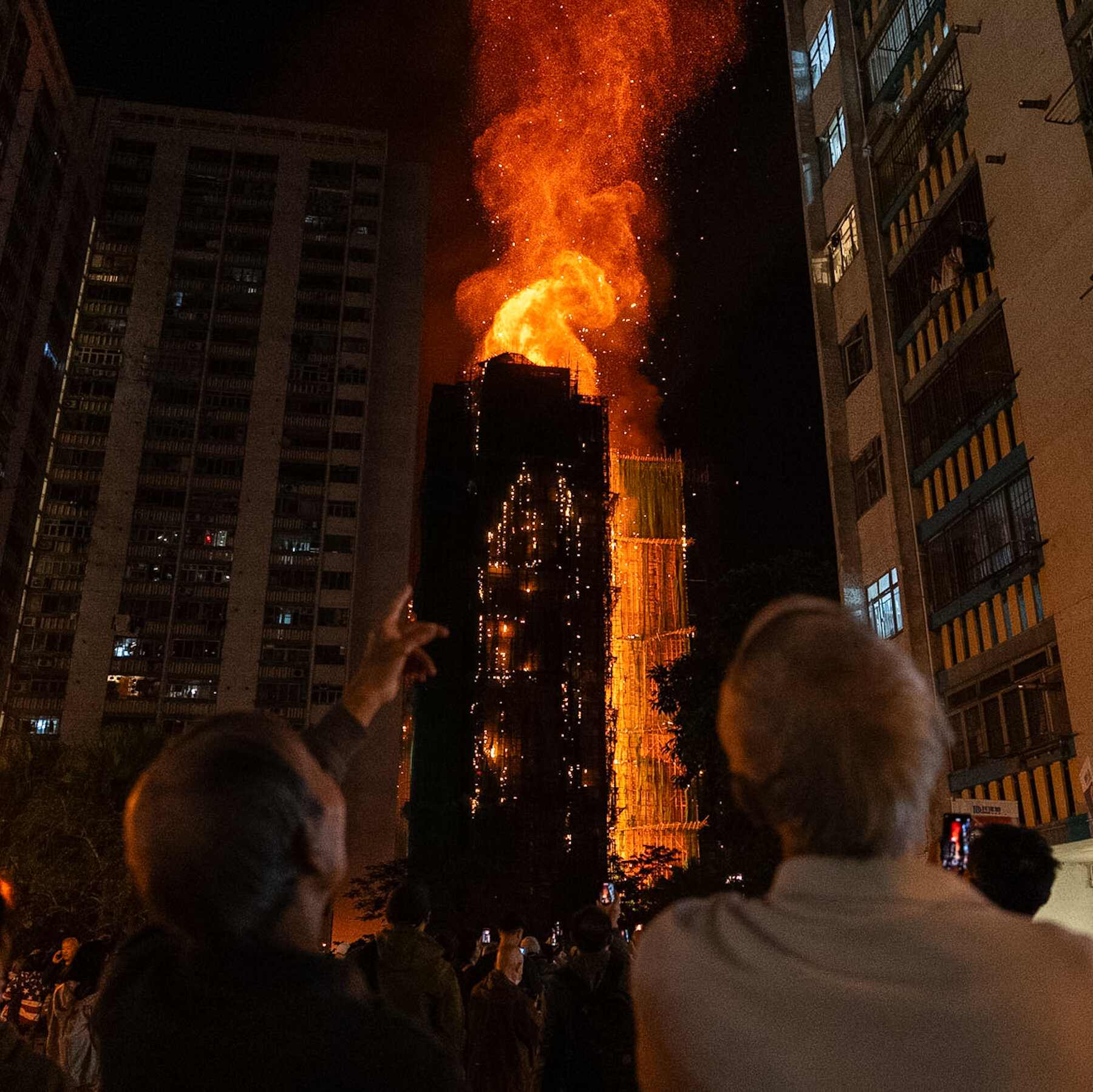 Live Updates: At Least 13 Are Killed as Fire Engulfs Hong Kong Apartments