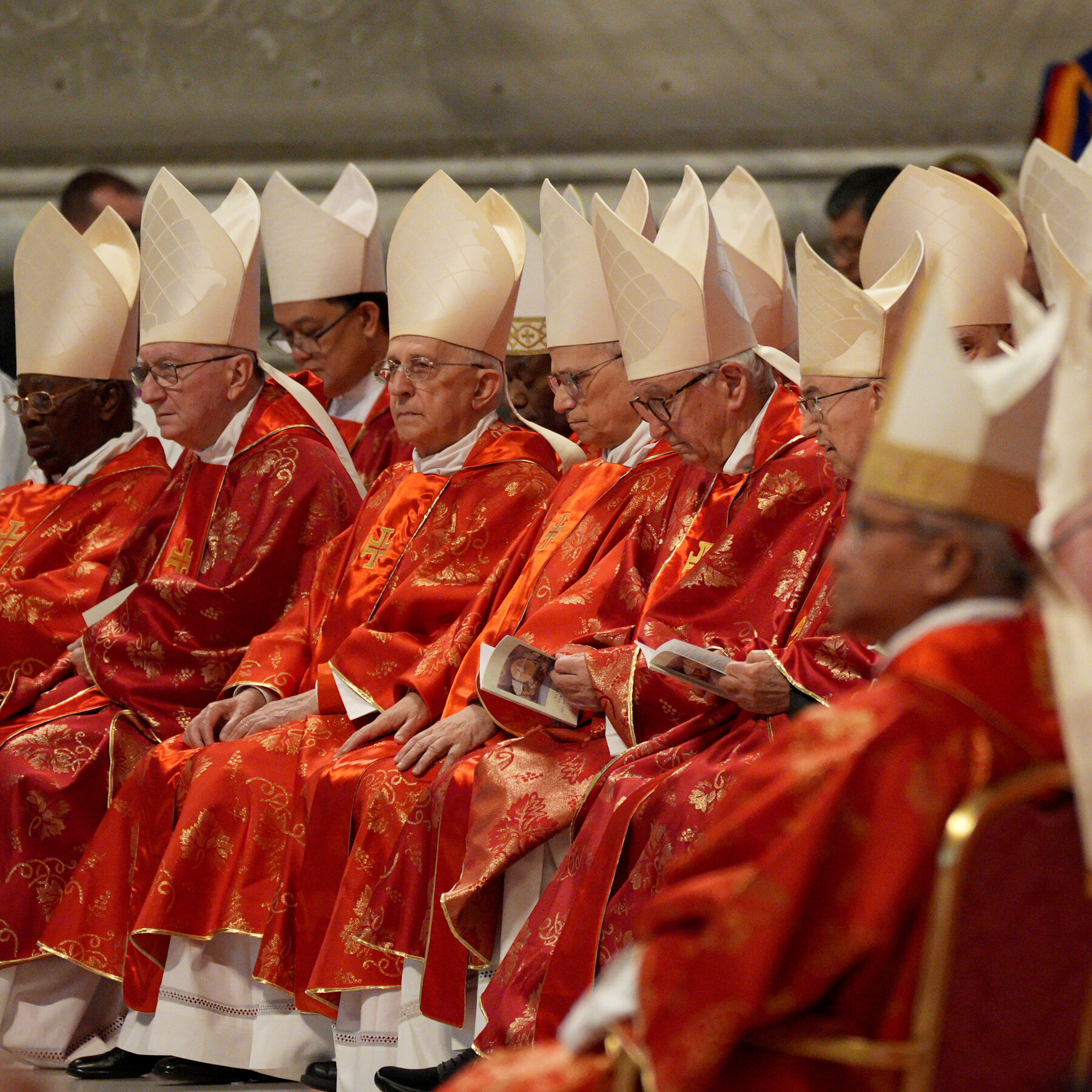 Live Updates: Cardinals Gather in Sistine Chapel to Elect Pope