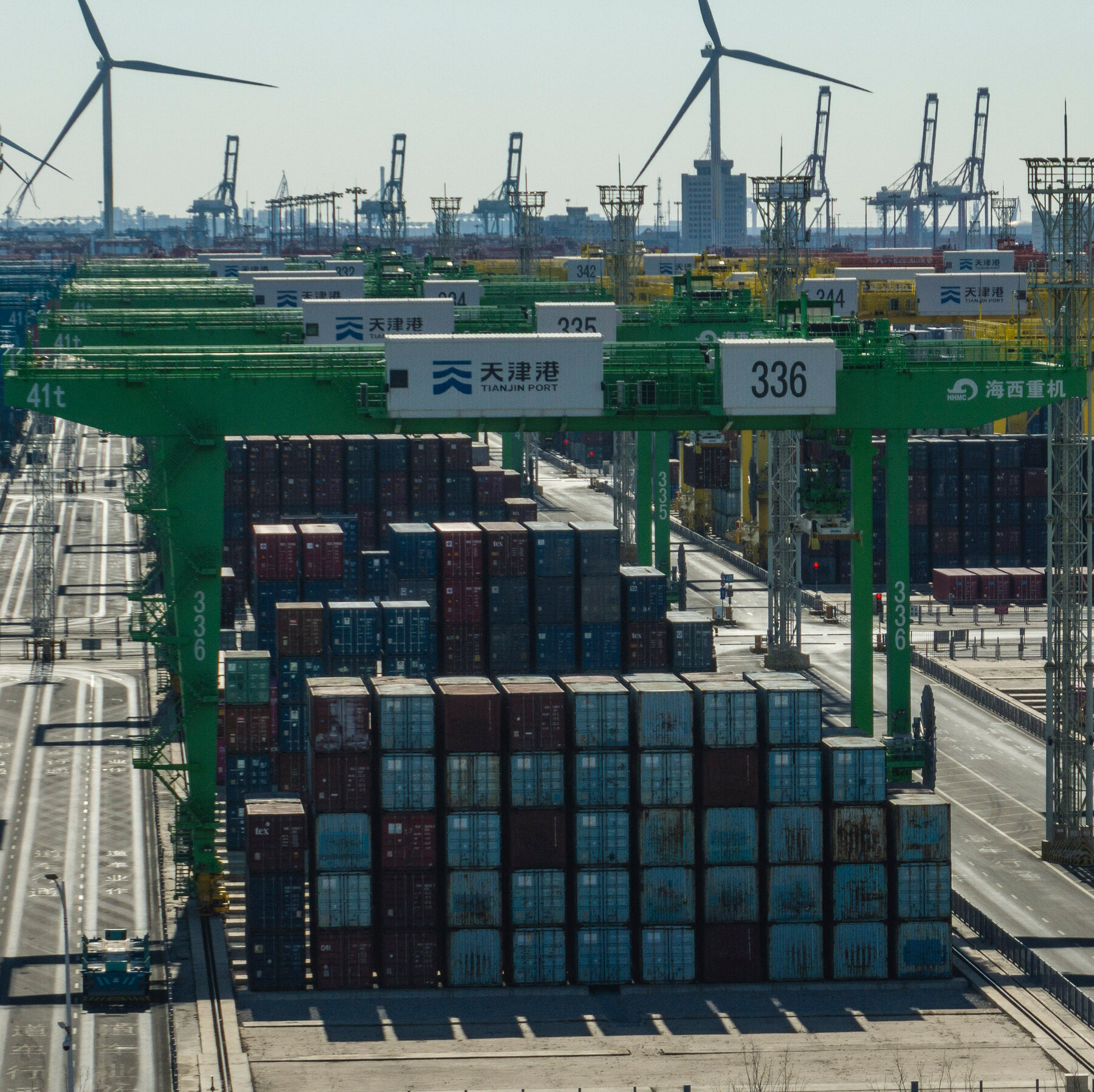 Live Updates: E.U. Pauses New Tariffs on U.S. Goods After Trump Backs Down