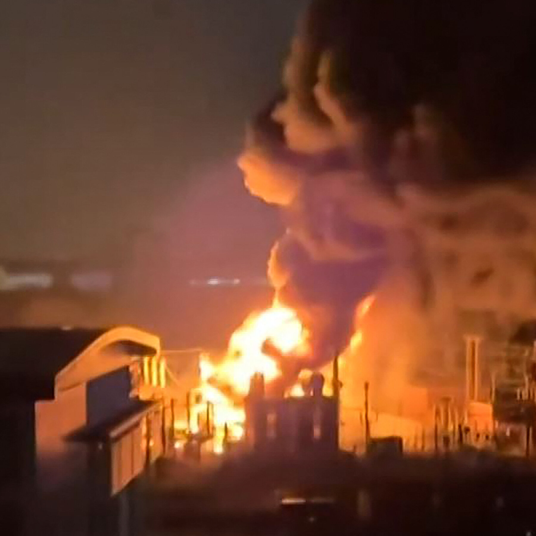 Live Updates: Fire Halts Operations at London’s Heathrow Airport, Throwing Global Travel Into Disarray