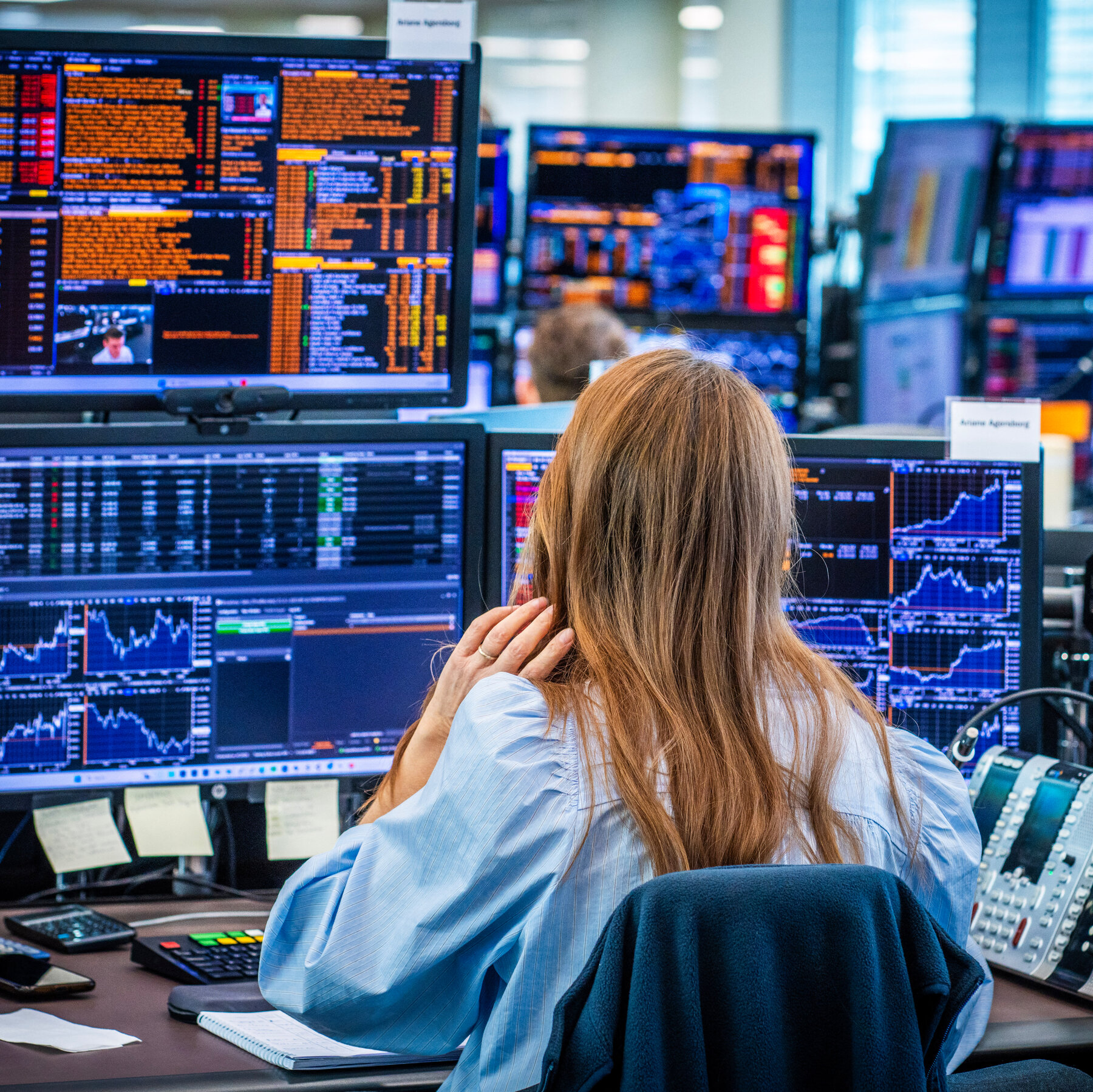 Live Updates: Stocks in Asia and Europe Plunge as Trump Says Tariffs Will Stay
