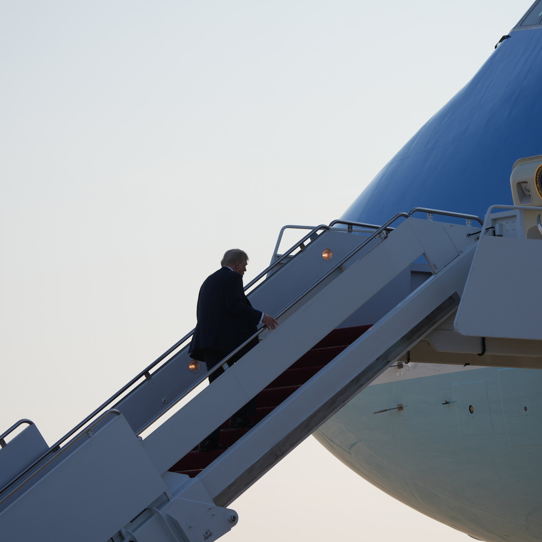 Live Updates: Trump Flies to Alaska for High-Stakes Summit With Putin