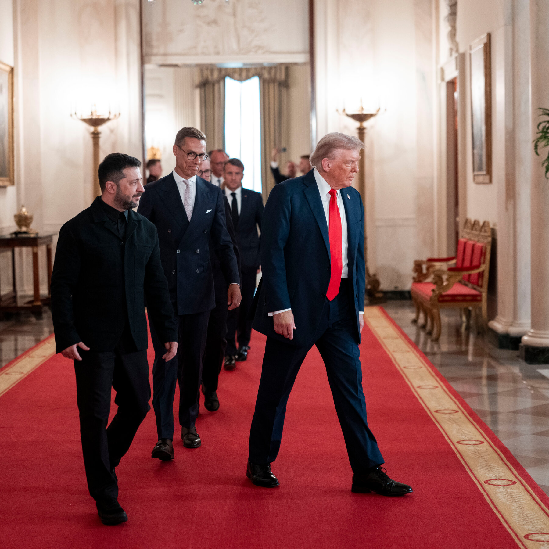 Live Updates: Trump Says U.S. Won’t Send Peacekeeping Troops to Ukraine