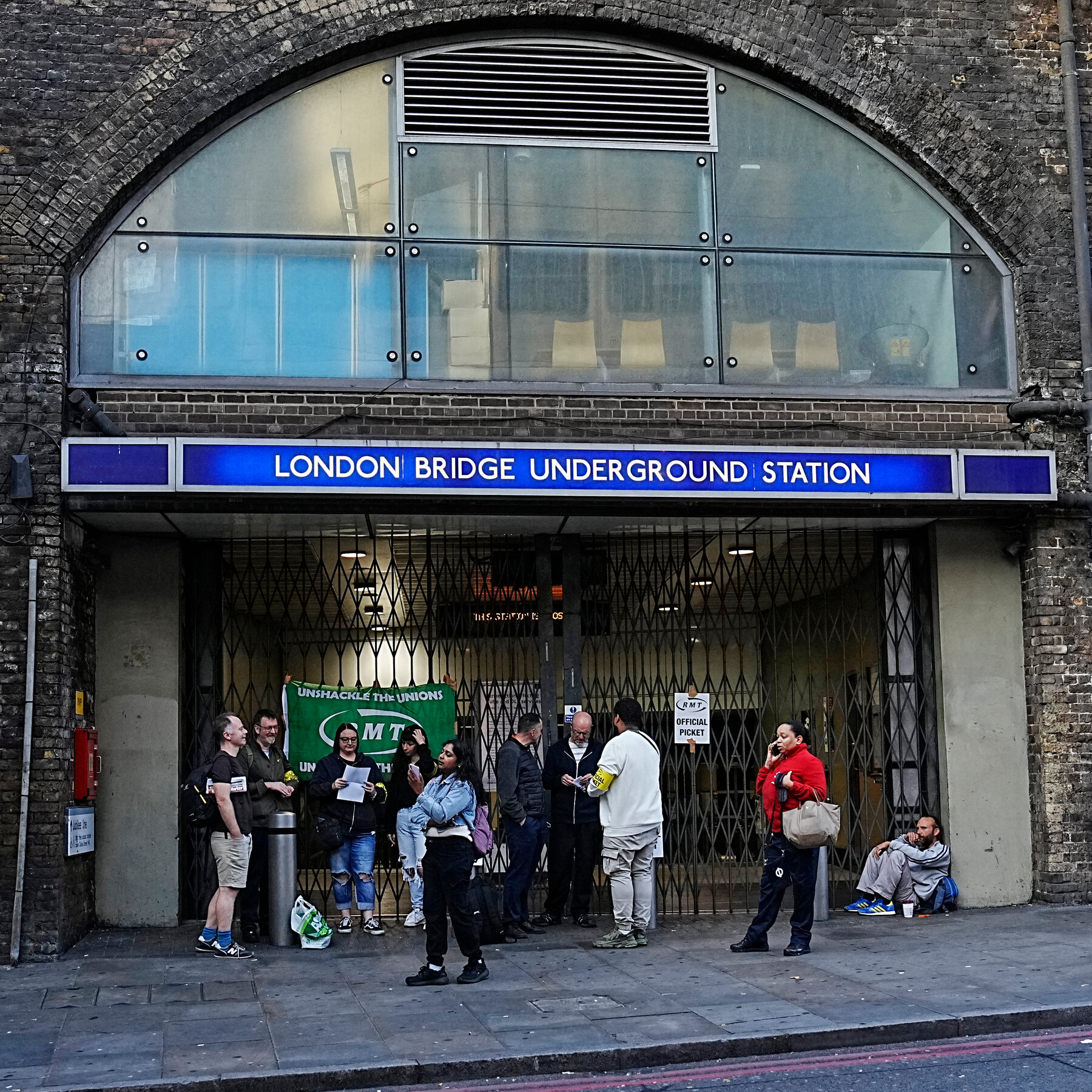 London Tube Strike Takes Effect, Causing Travel Chaos