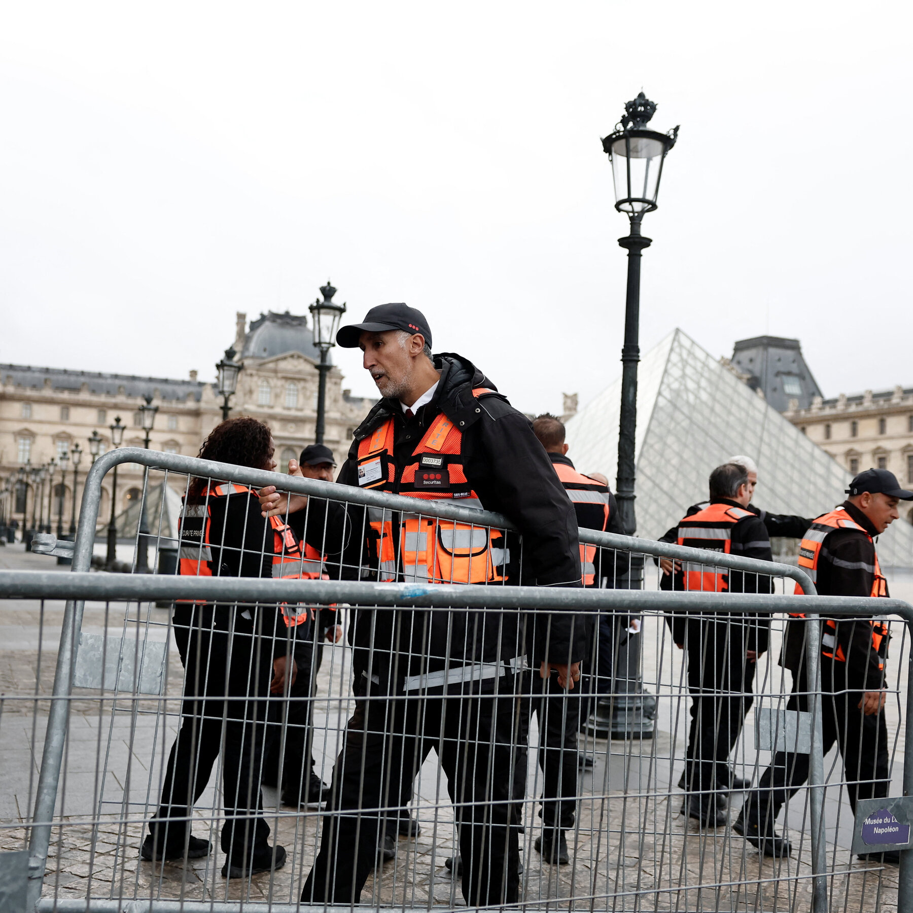 Louvre Museum Remains Closed After Jewelry Robbery: What to Know