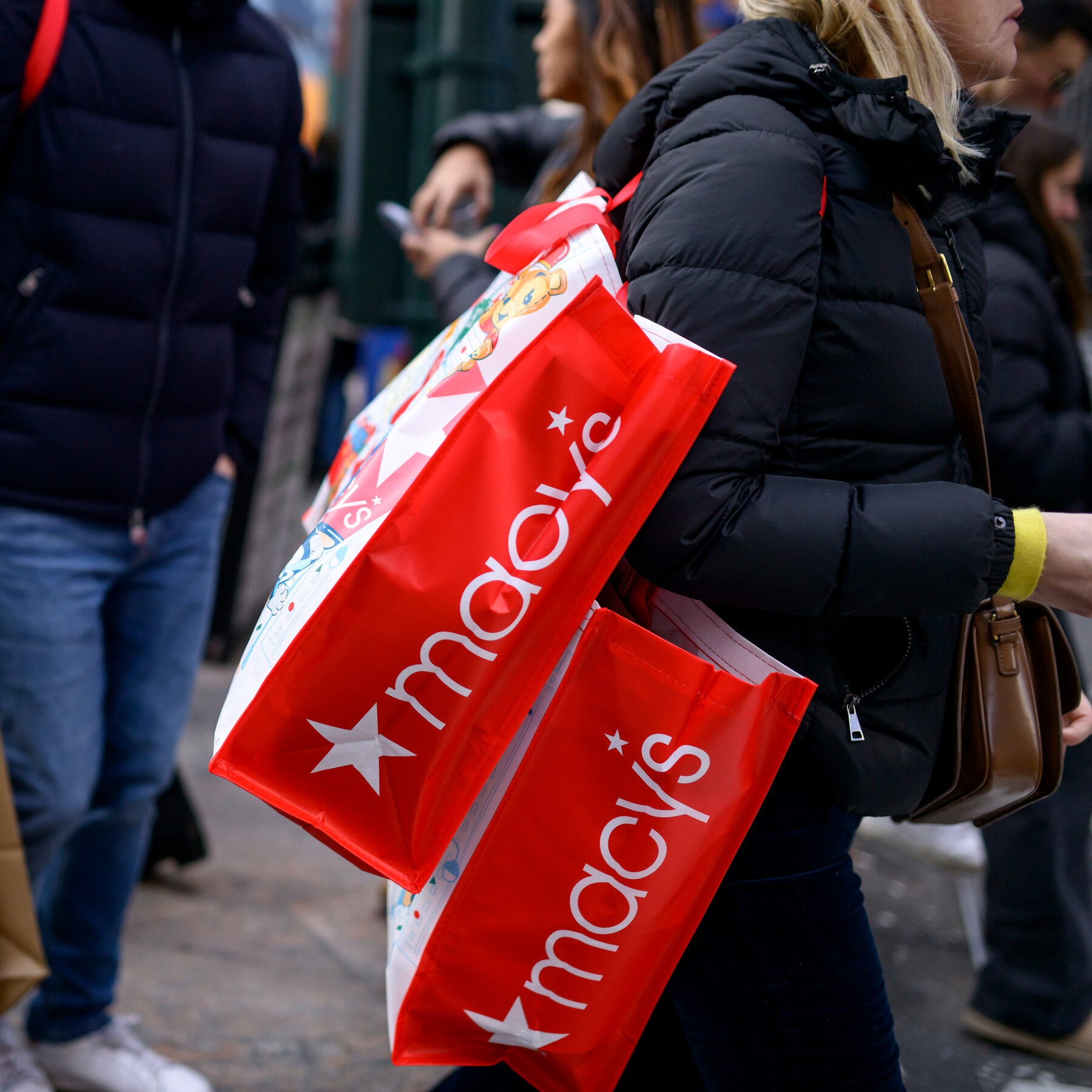 Macy’s Raises Sales Forecast Again as Shoppers Prove Resilient