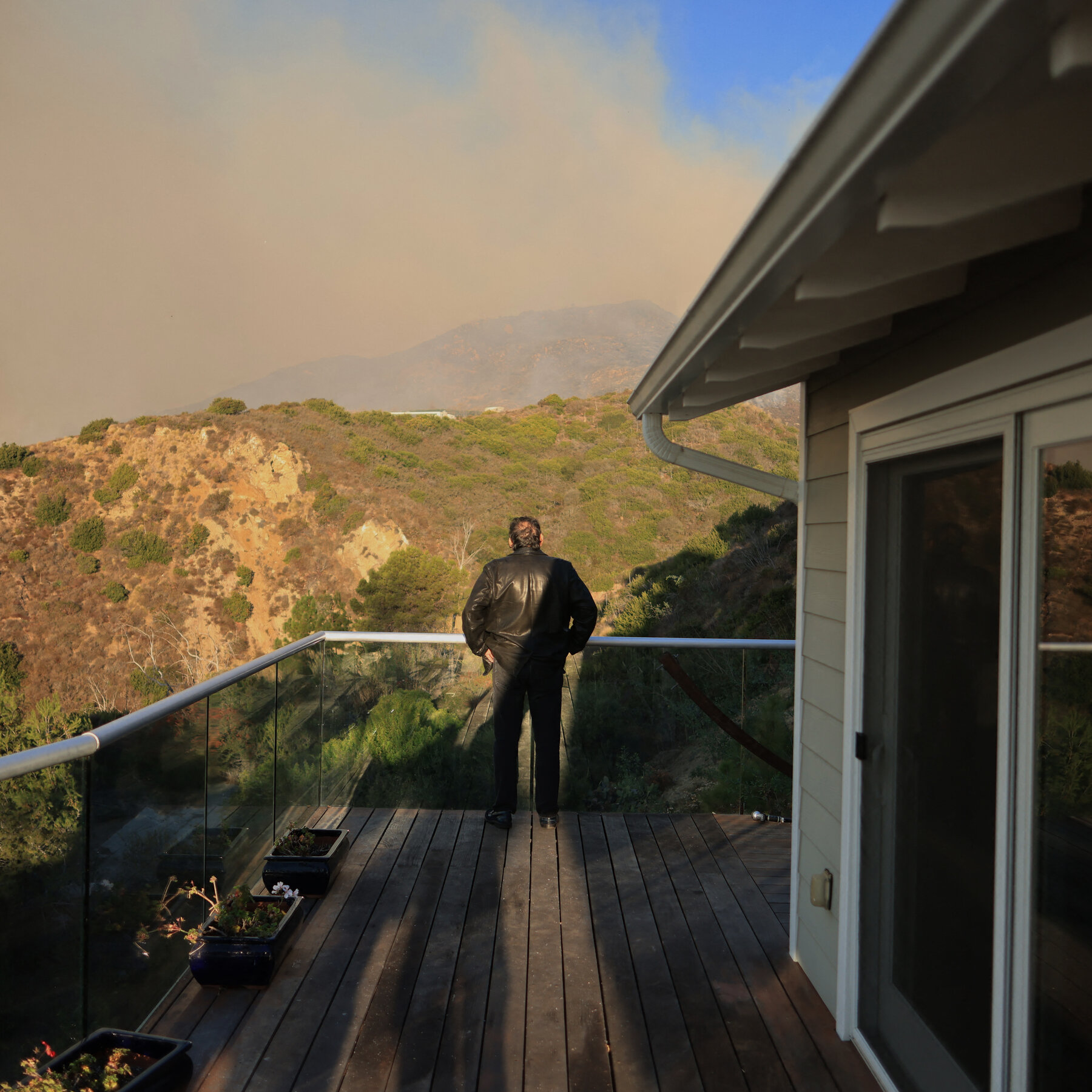 Many Evacuated, but Some Malibu Residents Broke Out the Hoses