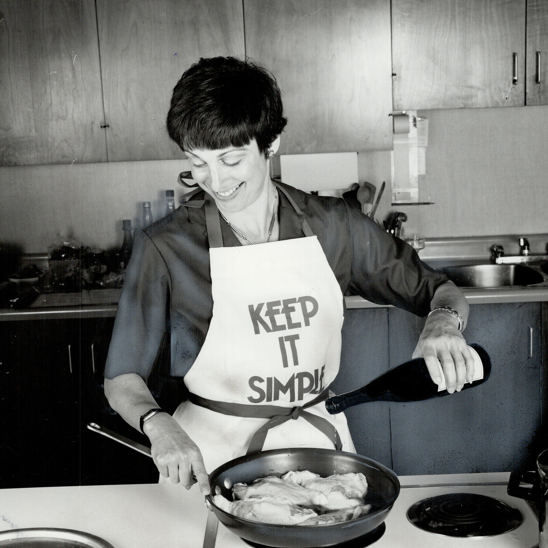 Marian Burros, 92, Dies; Food Writer Famed for Her Plum Torte and More