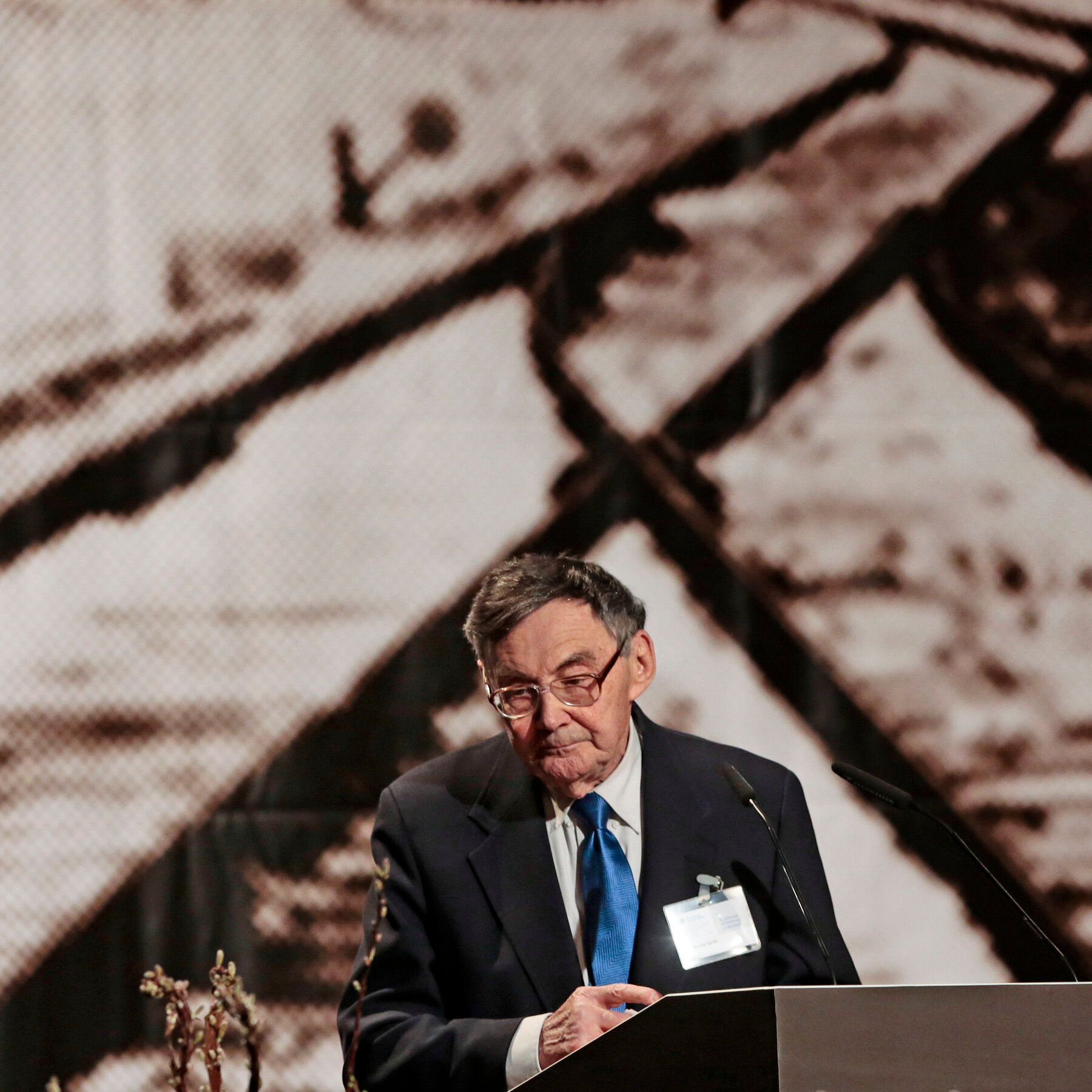 Marian Turski, Who Refused to Forget the Holocaust, Dies at 98
