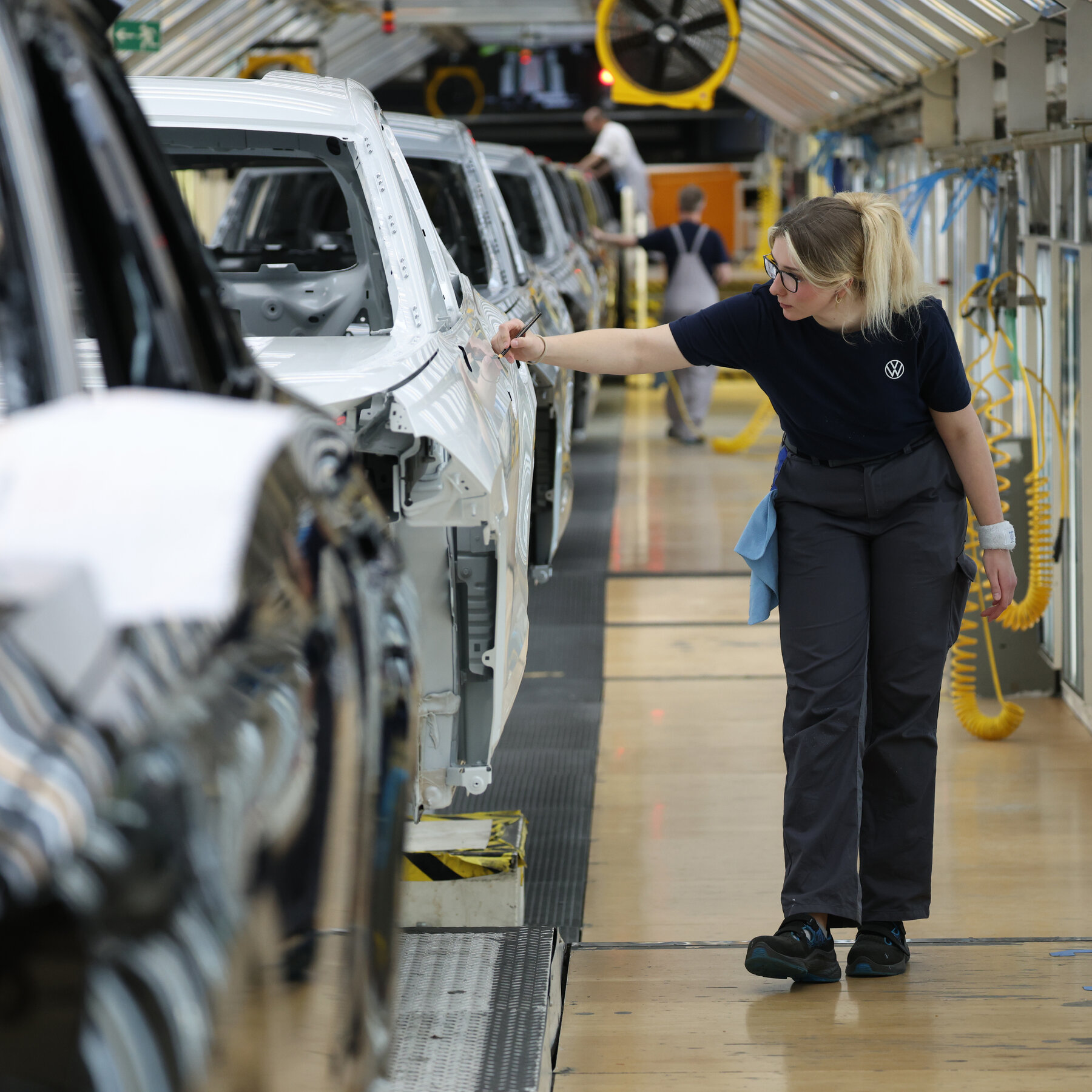 Mercedes-Benz and Volkswagen Facing Uncertainty With Tariffs