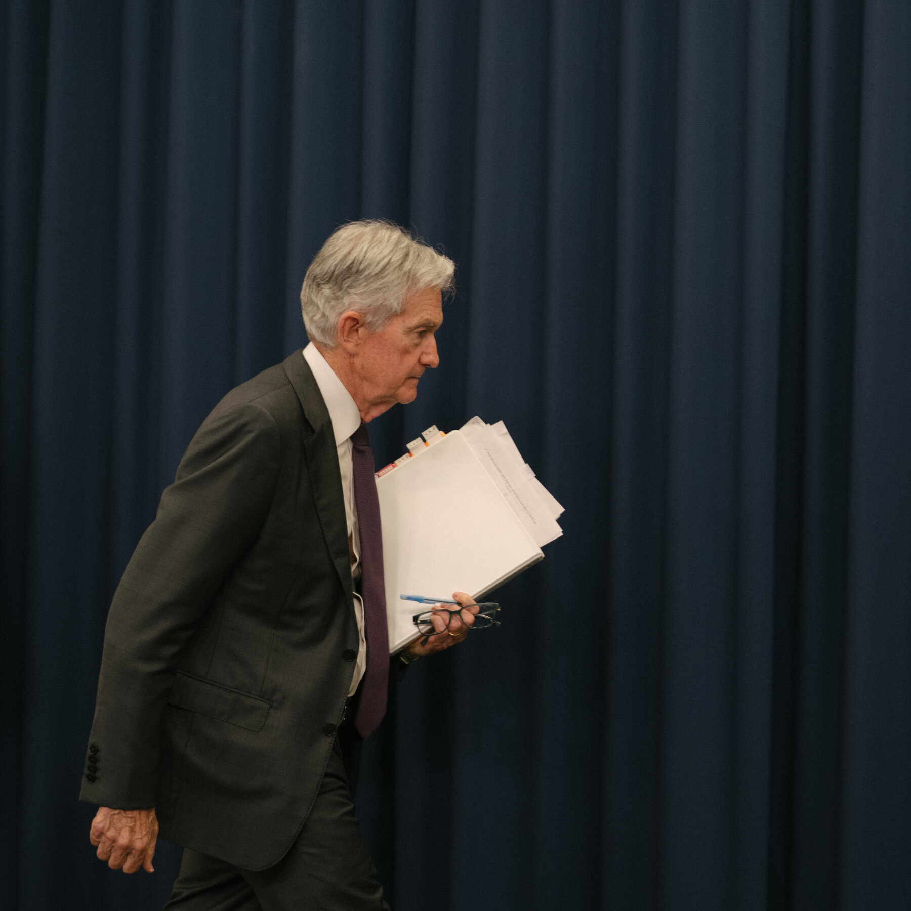 Mixed Economic Signals Stoke Divisions at Fed, Minutes Show