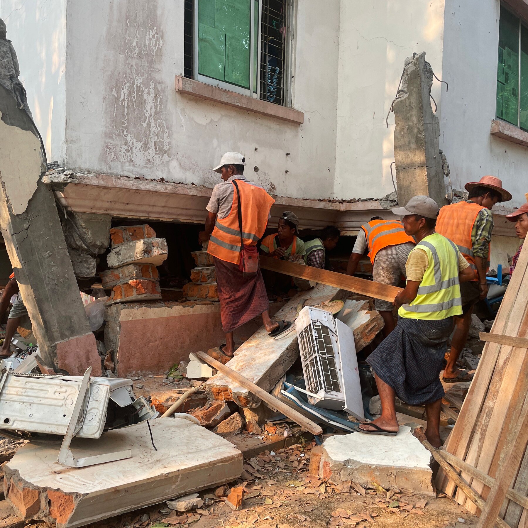 Myanmar Earthquake Aid Complicated by Its Isolation