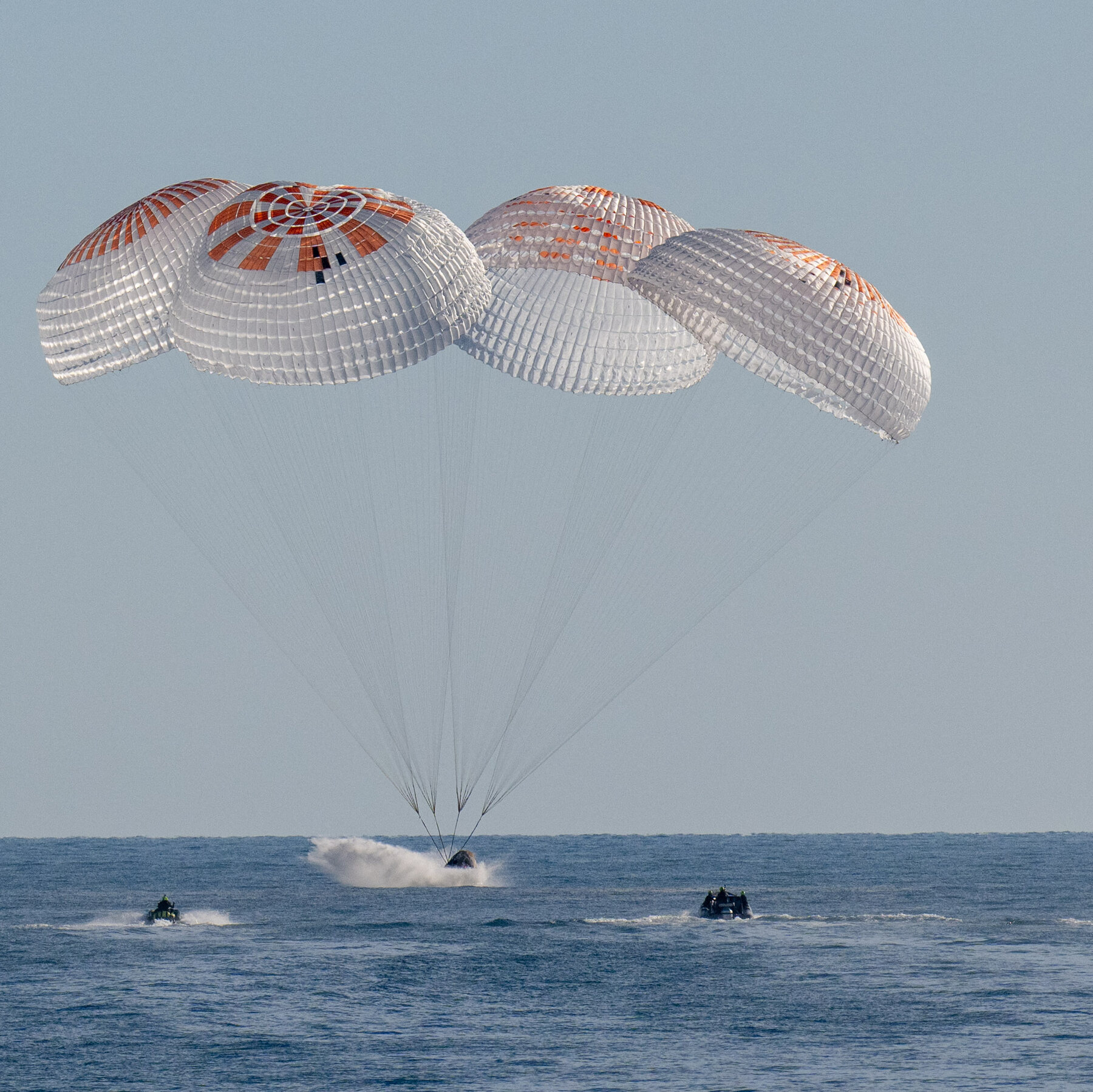 NASA Astronauts Return in SpaceX Capsule, Splashing Down on Earth After 9 Months