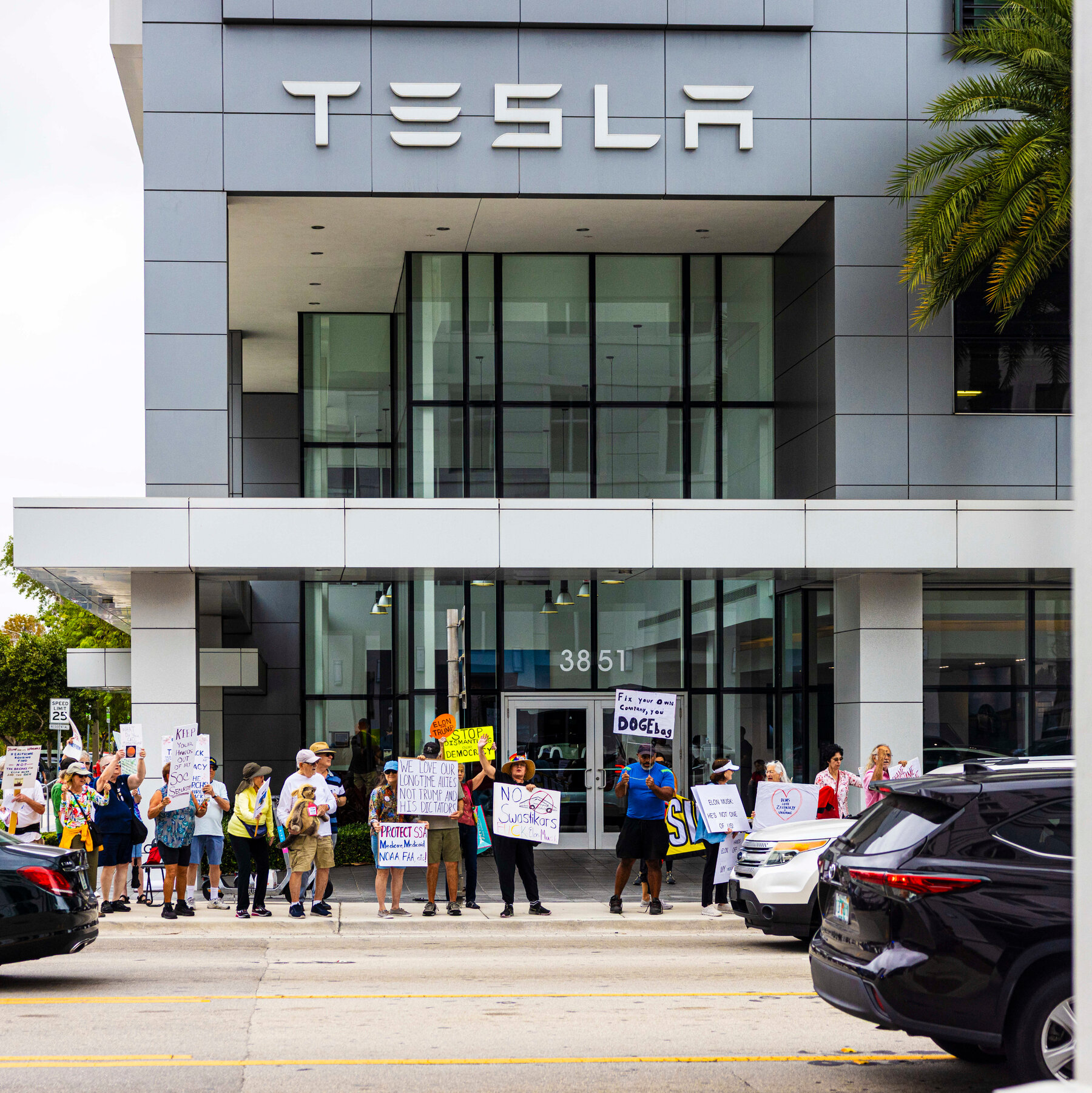 New York City Pension Funds Plan to Sue Tesla Over Musk’s DOGE Leadership