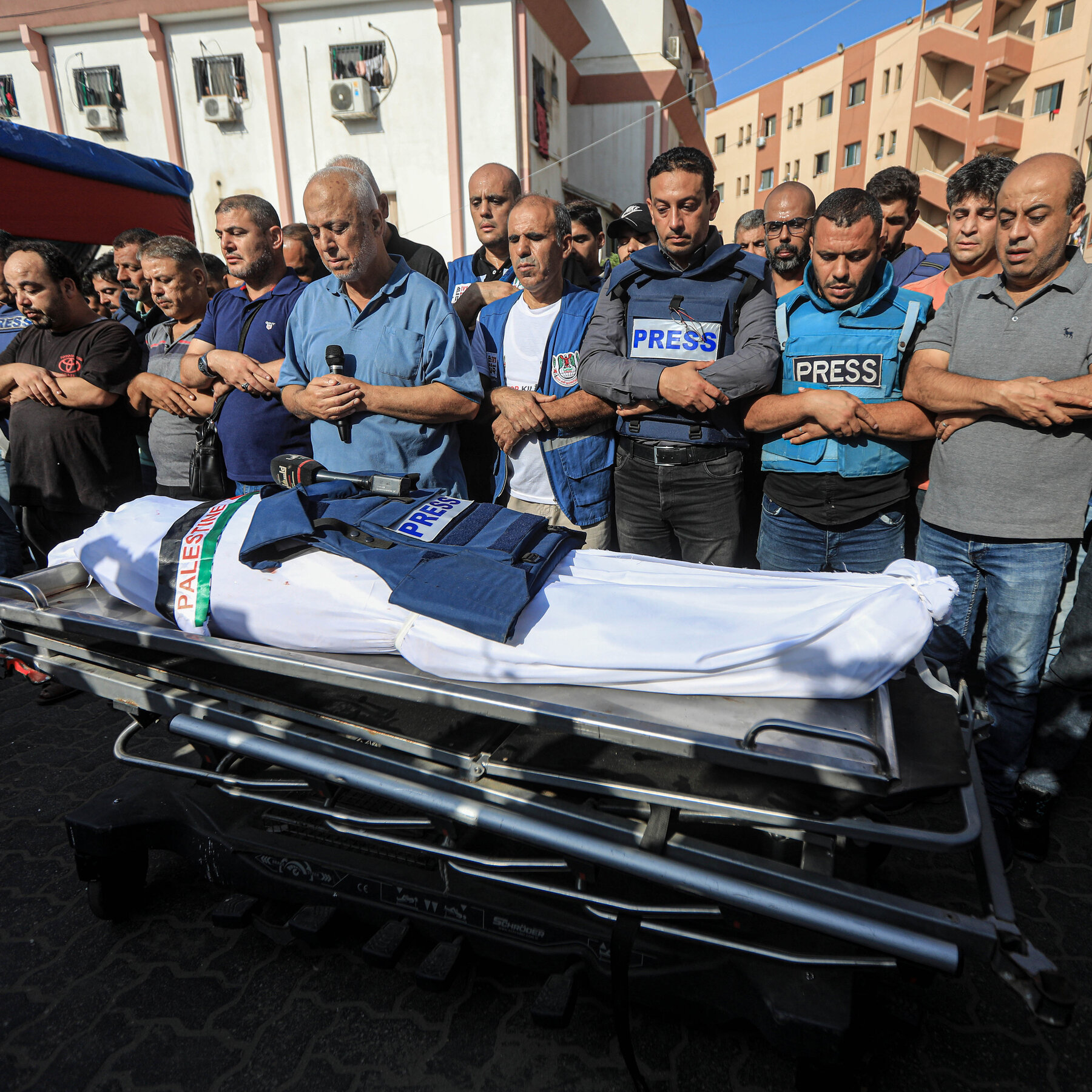 News Organizations Urge Israel to Let Reporters and Aid Into Gaza