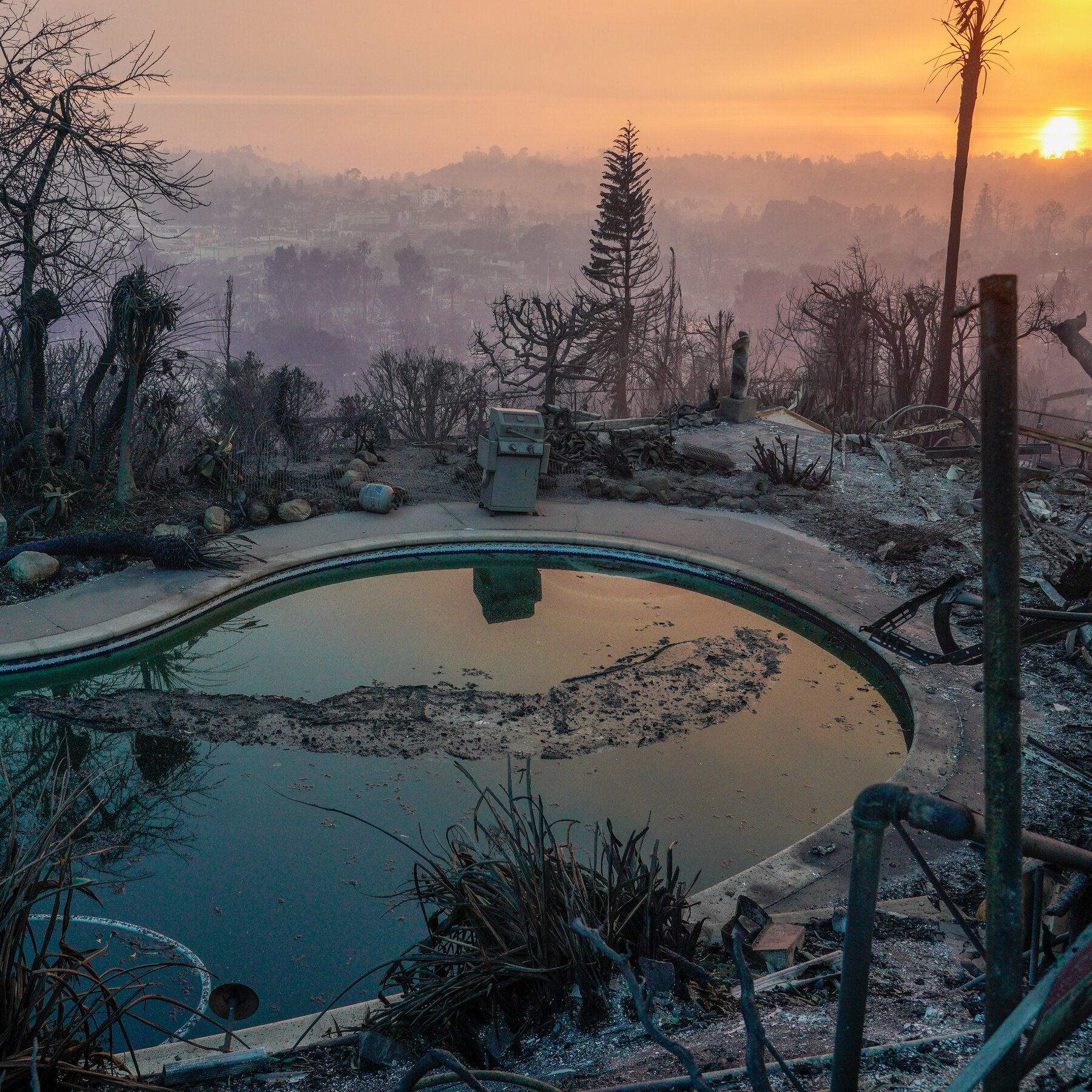 Newsom Suspends State Environmental Rules for Rebuilding After Fires