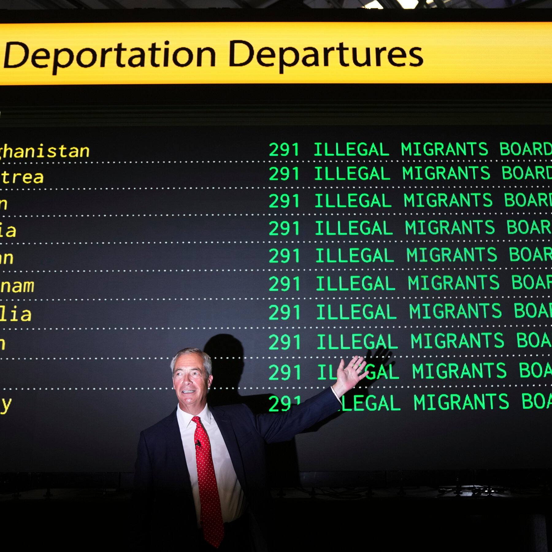 Nigel Farage Promises Mass Deportations if Elected UK Prime Minister