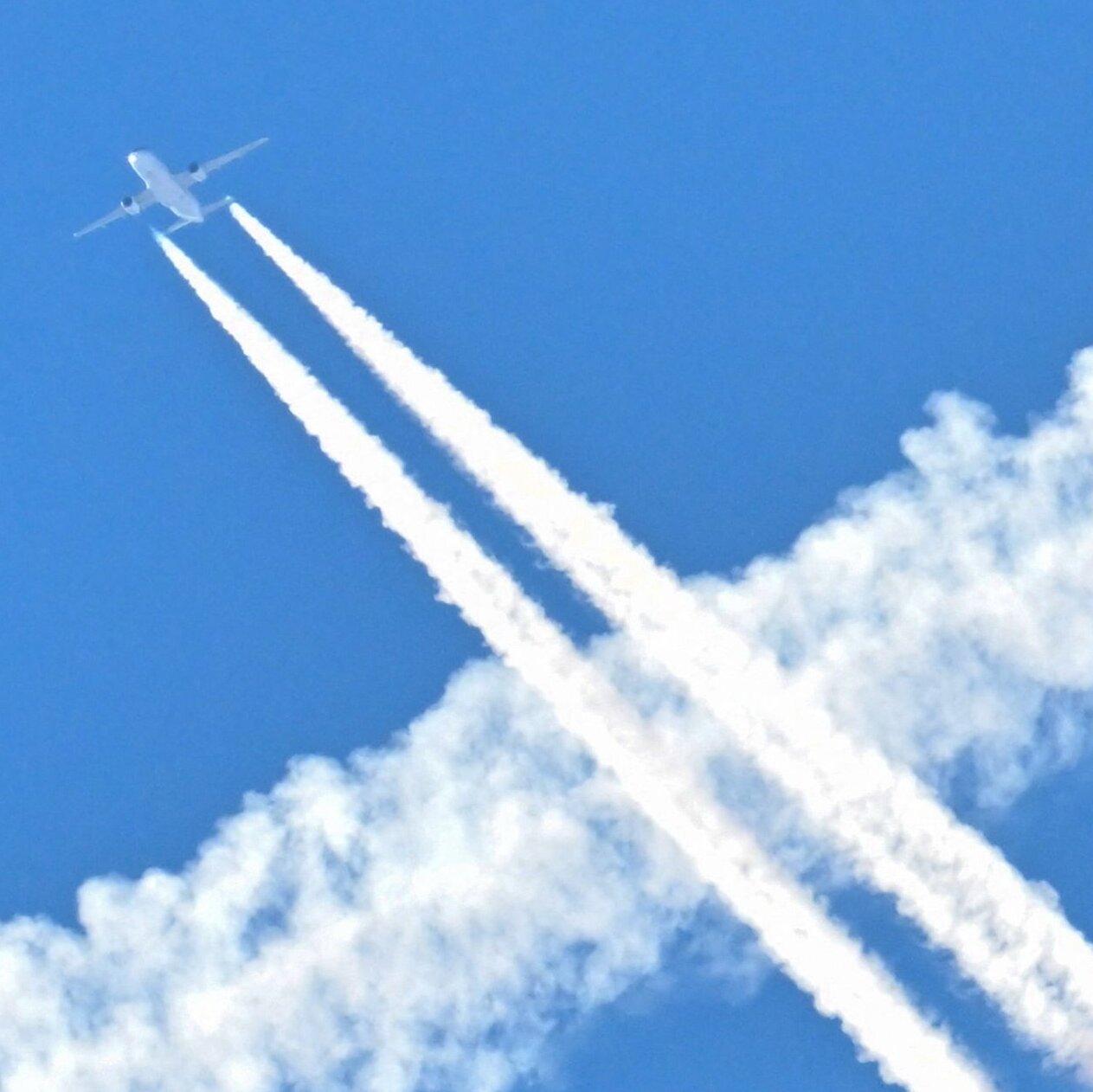 No, Chemtrails Are Not Real or Causing Floods, E.P.A. Says