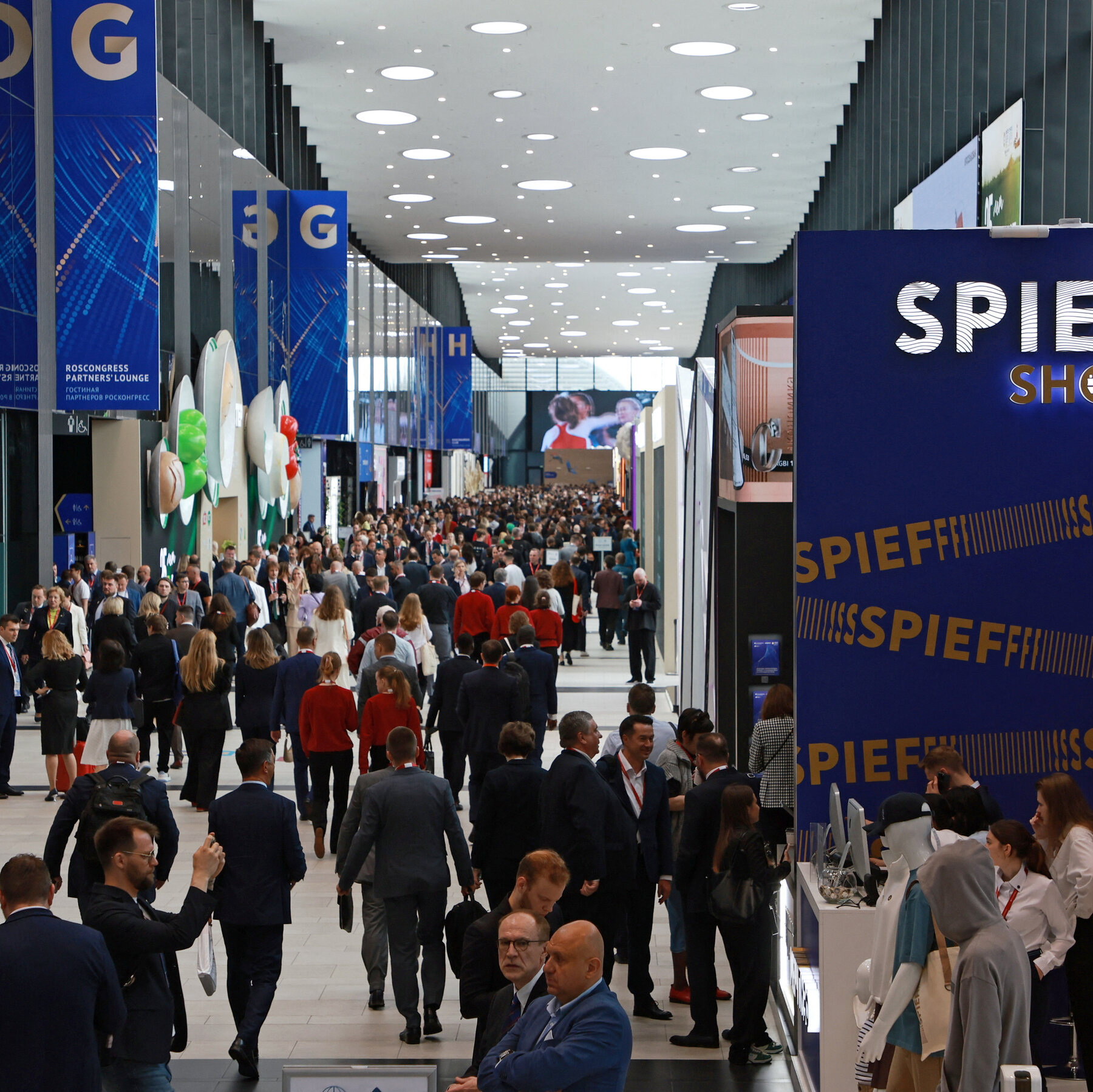 No Sting, No Mercedes: A Russian Expo Shows Cost of Divorce With the West