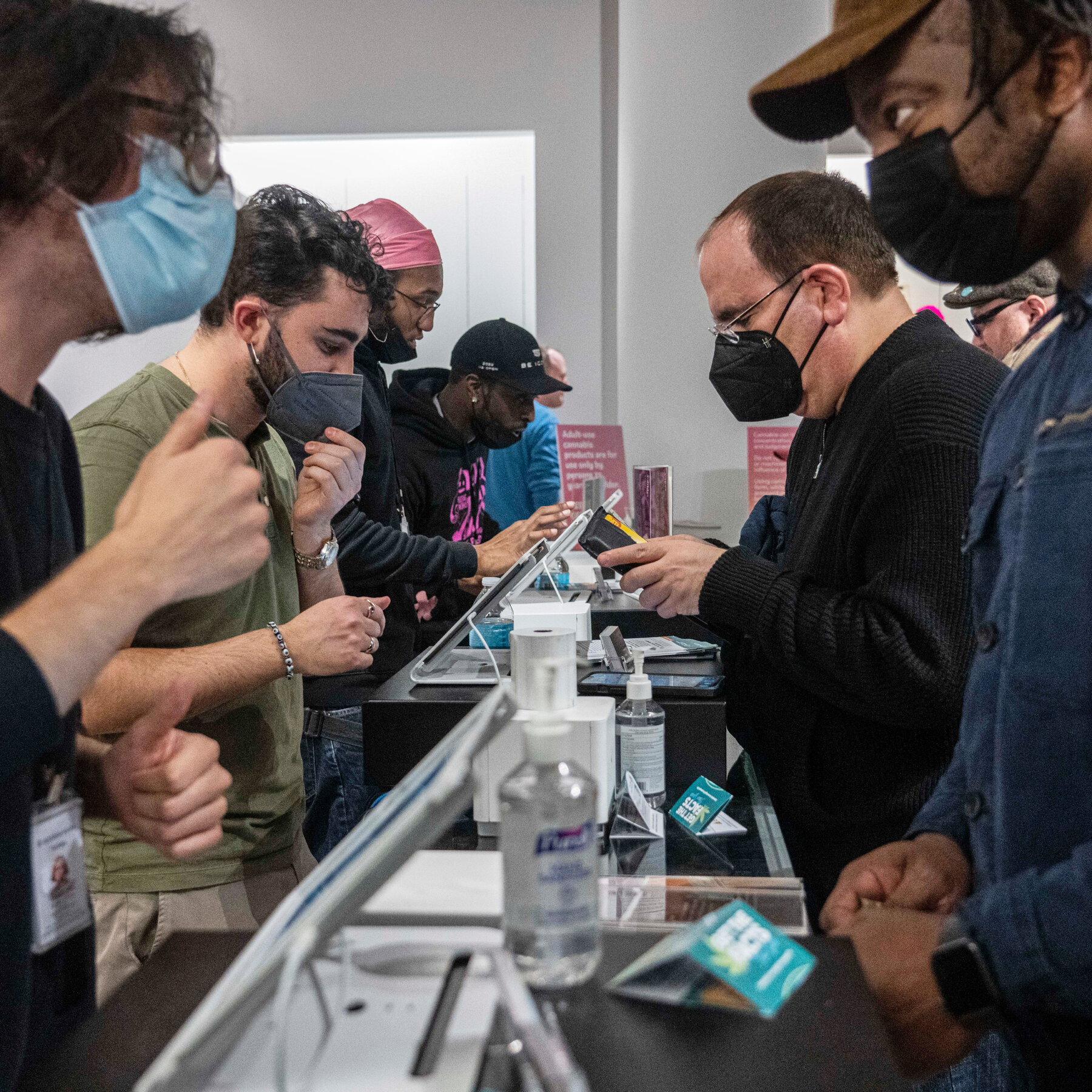 NY Weed Dispensaries Sue Regulators Over Misinterpretation of State Rules