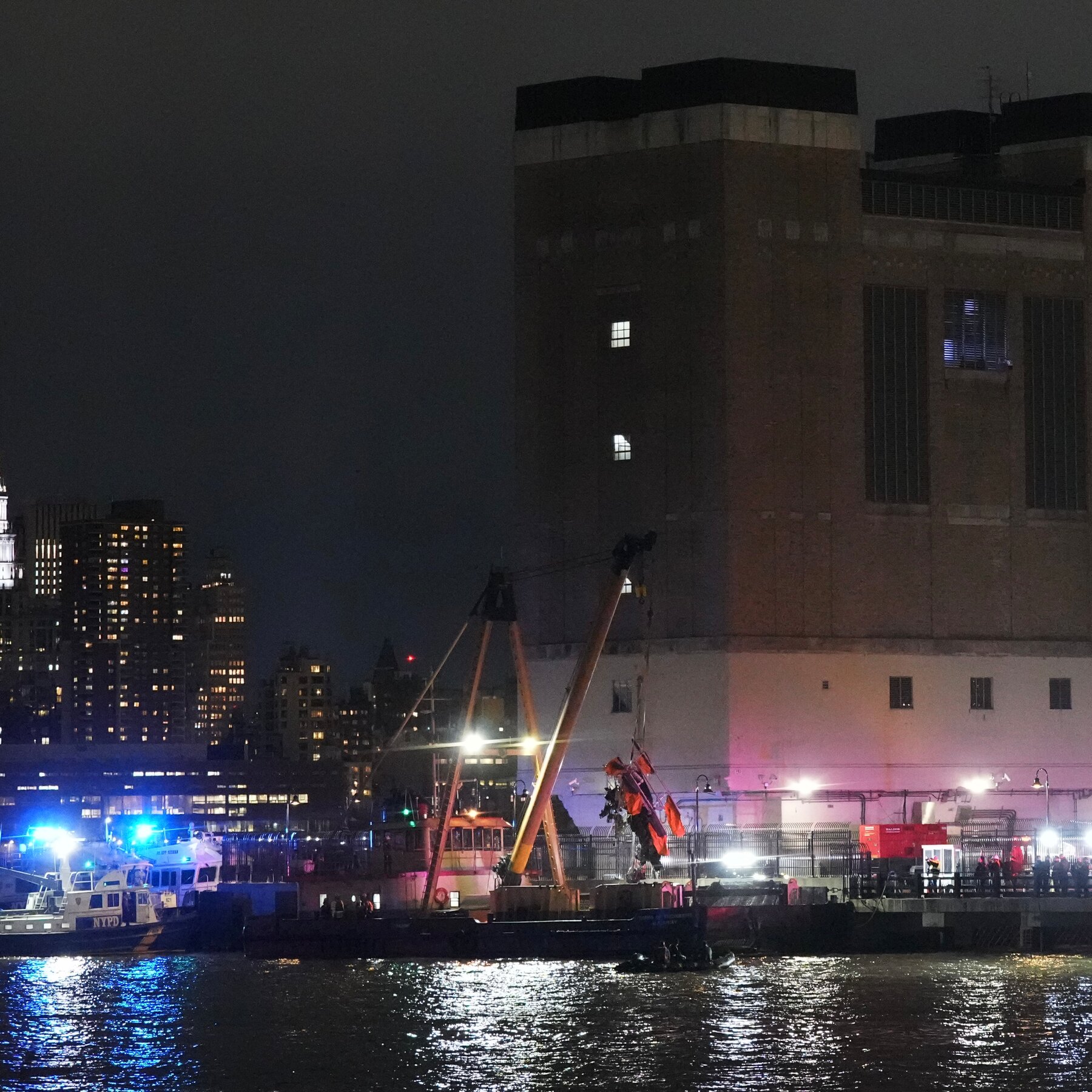 N.Y.C. Helicopter Company Shuts Operations After Deadly Crash, F.A.A. Says
