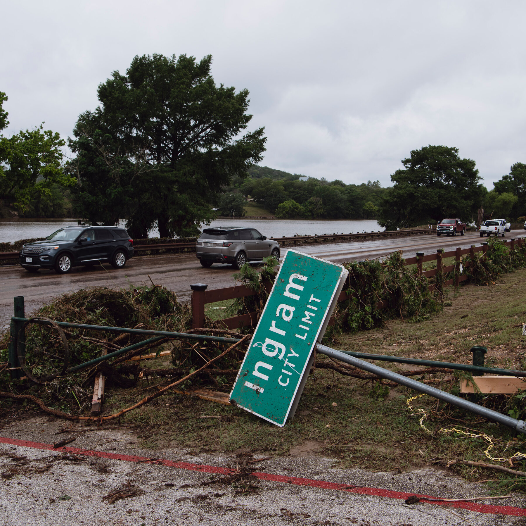 Officials in Flooded Texas Defend Response Amid Threats