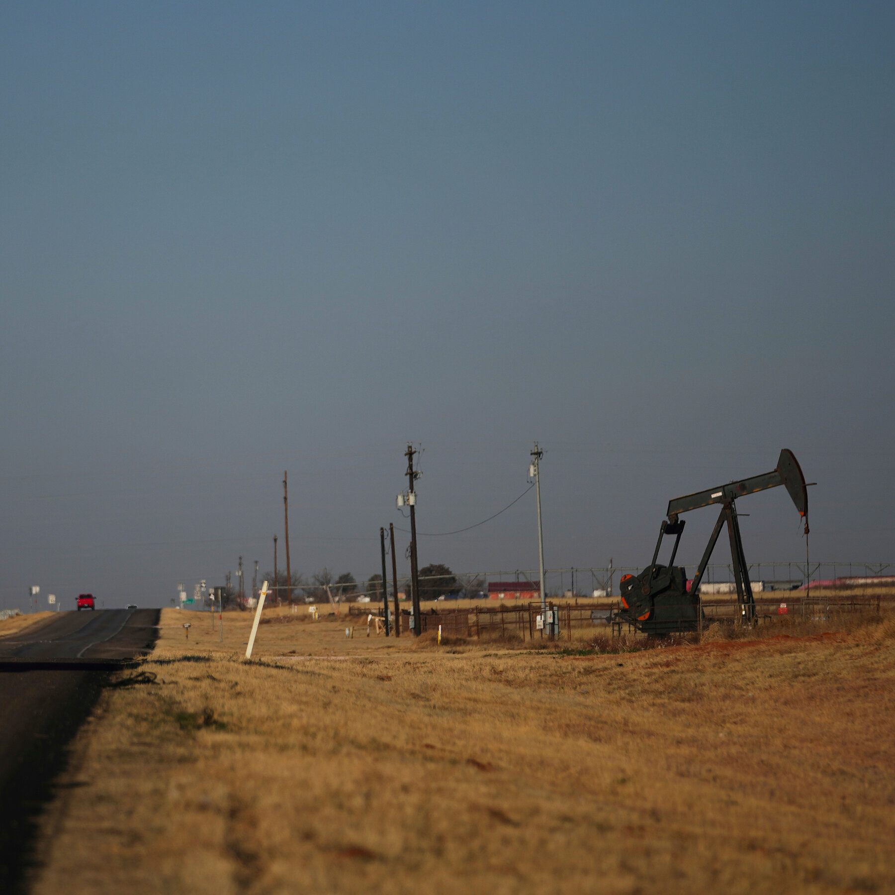 Oil Prices Tumble Further as Trump’s Tariffs Weigh on Economic Outlook