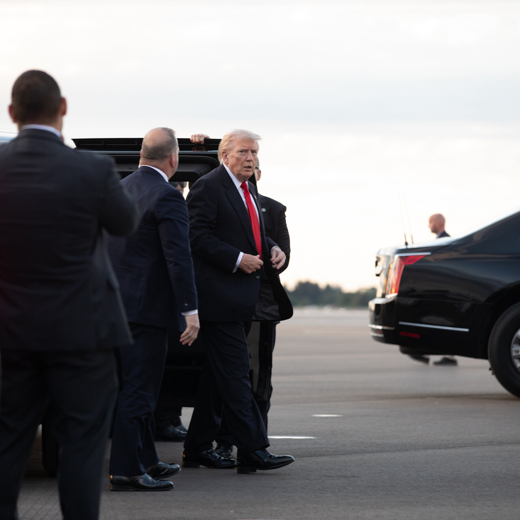 On Eve of Shutdown Record, Trump Officials Threaten Pain Could Worsen