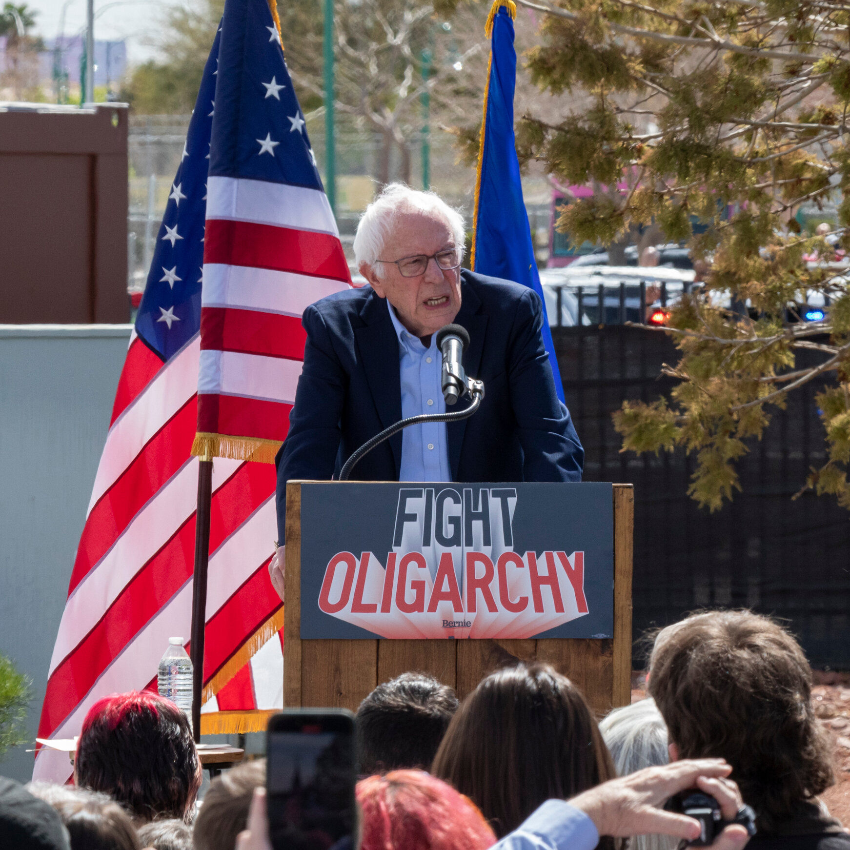 On Fighting Oligarchy Tour, Bernie Sanders Channels the Grateful Dead