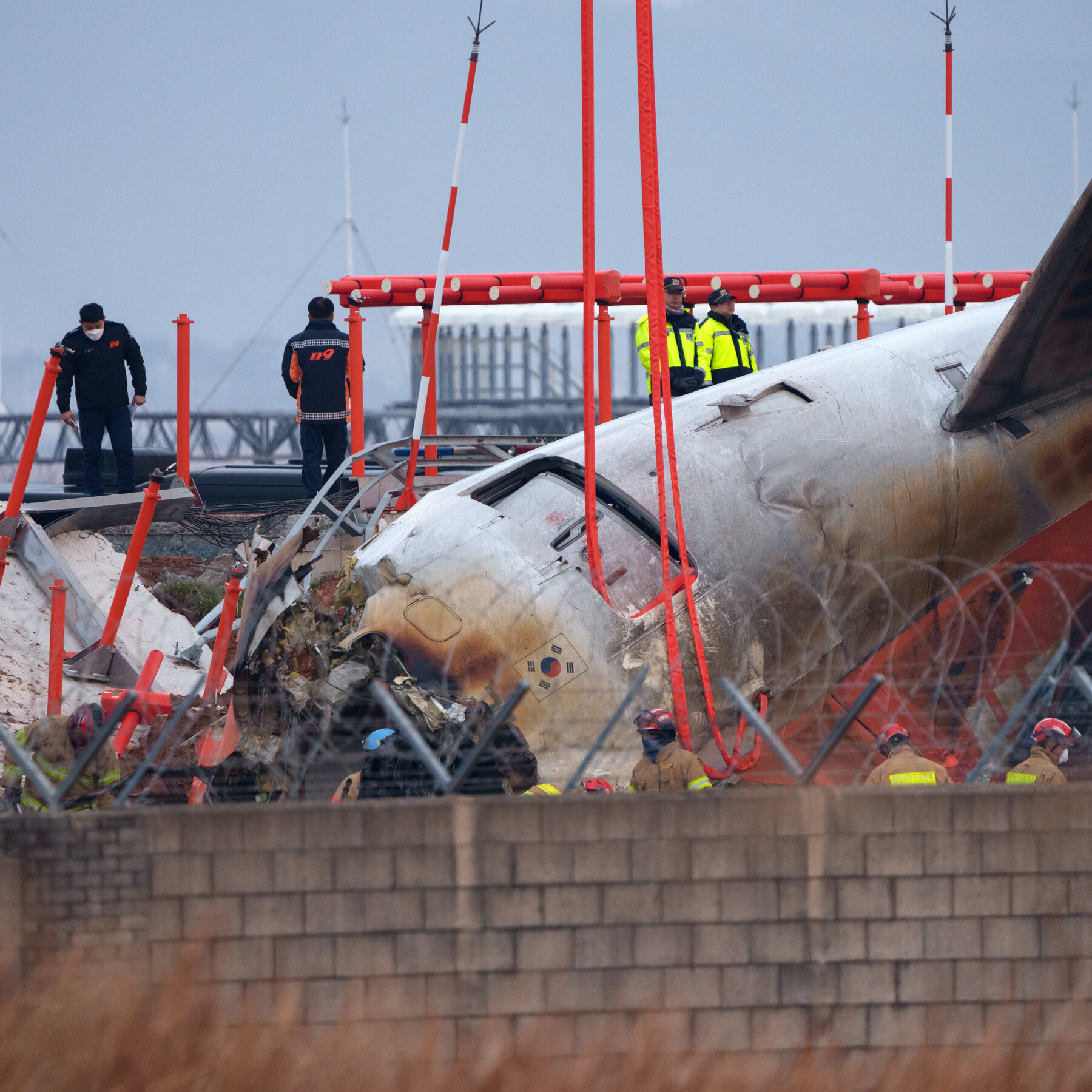 Pilots Discussed Alternate Ways to Land Before Deadly Jeju Air Crash