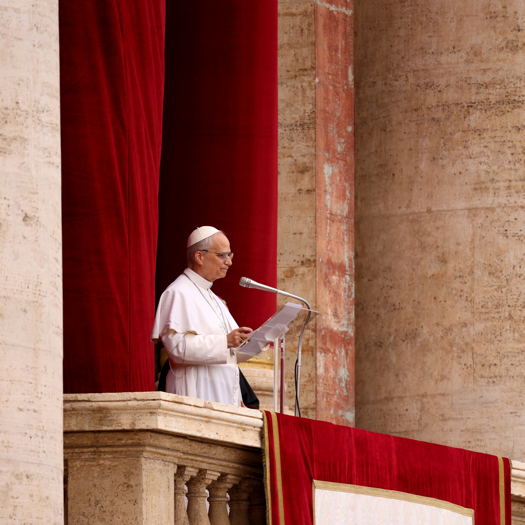 Pope Leo XIV Calls for End to War in First Sunday Blessing as Pontiff