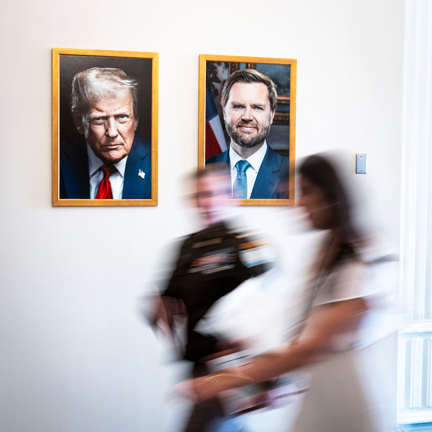President Trump’s New Portrait: This Time He’s in Full Frame