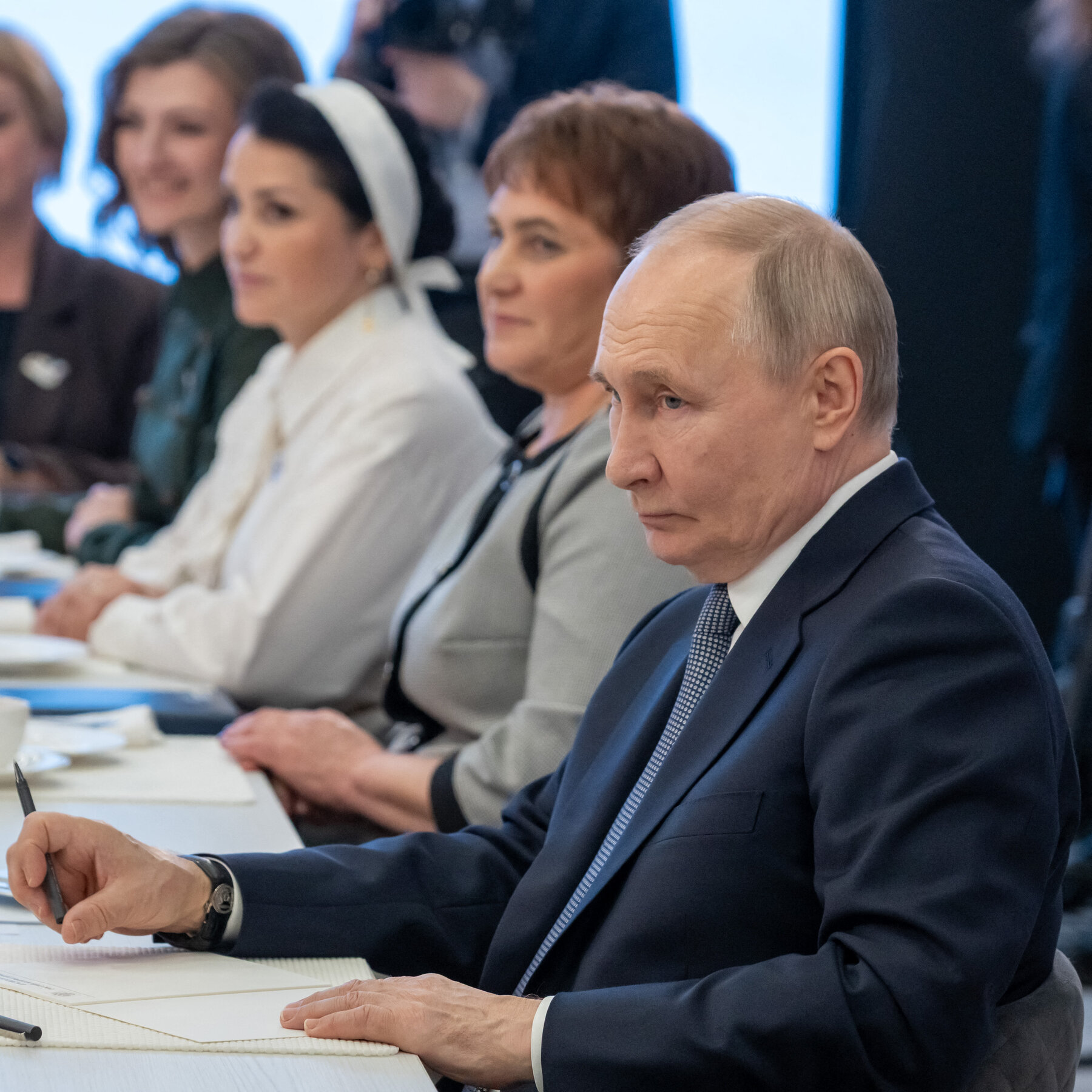Putin Is ‘Carefully Studying’ Proposed Ukraine Cease-Fire