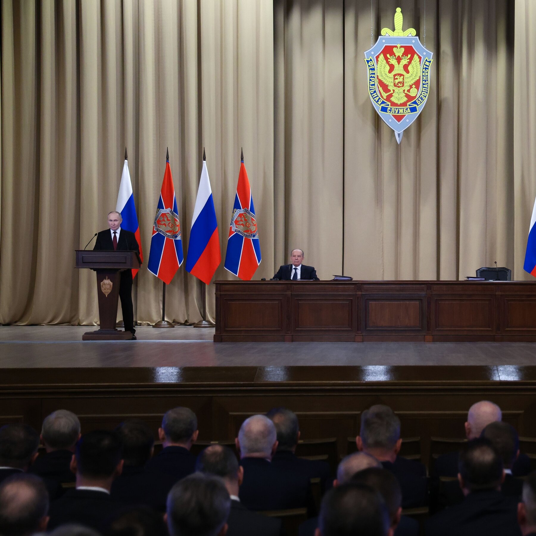 Putin Praises Trump for Working to Thaw U.S.-Russia Tensions