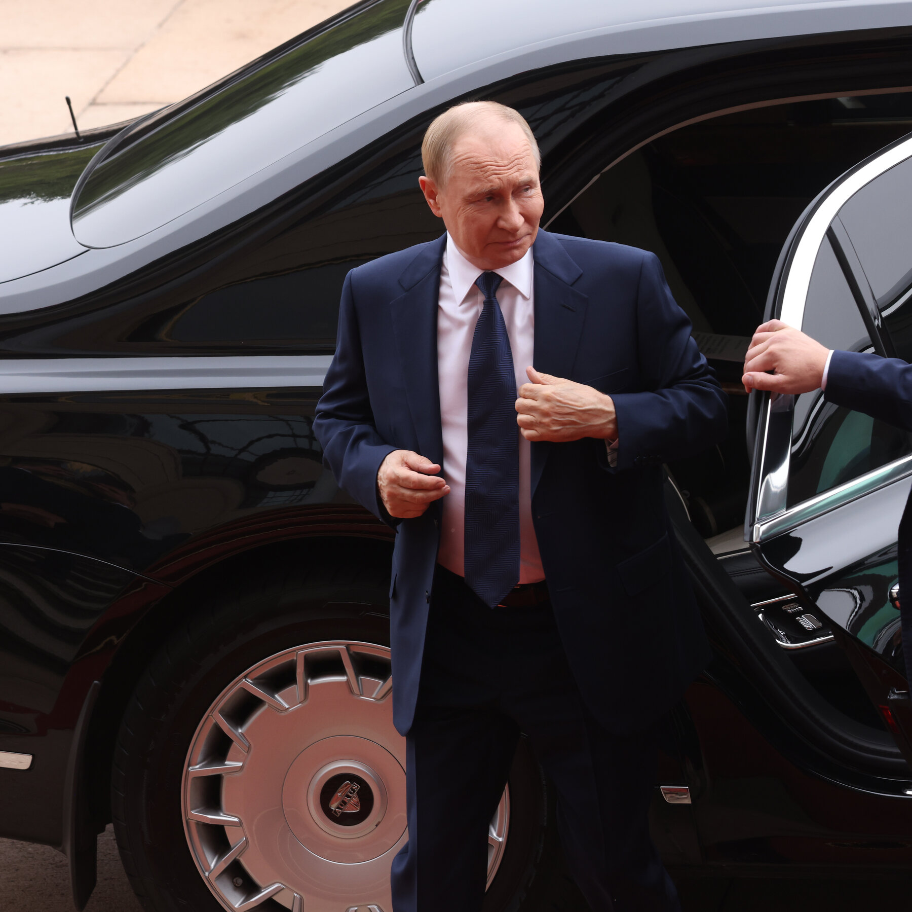 Putin Takes His ‘Limo Diplomacy’ to China