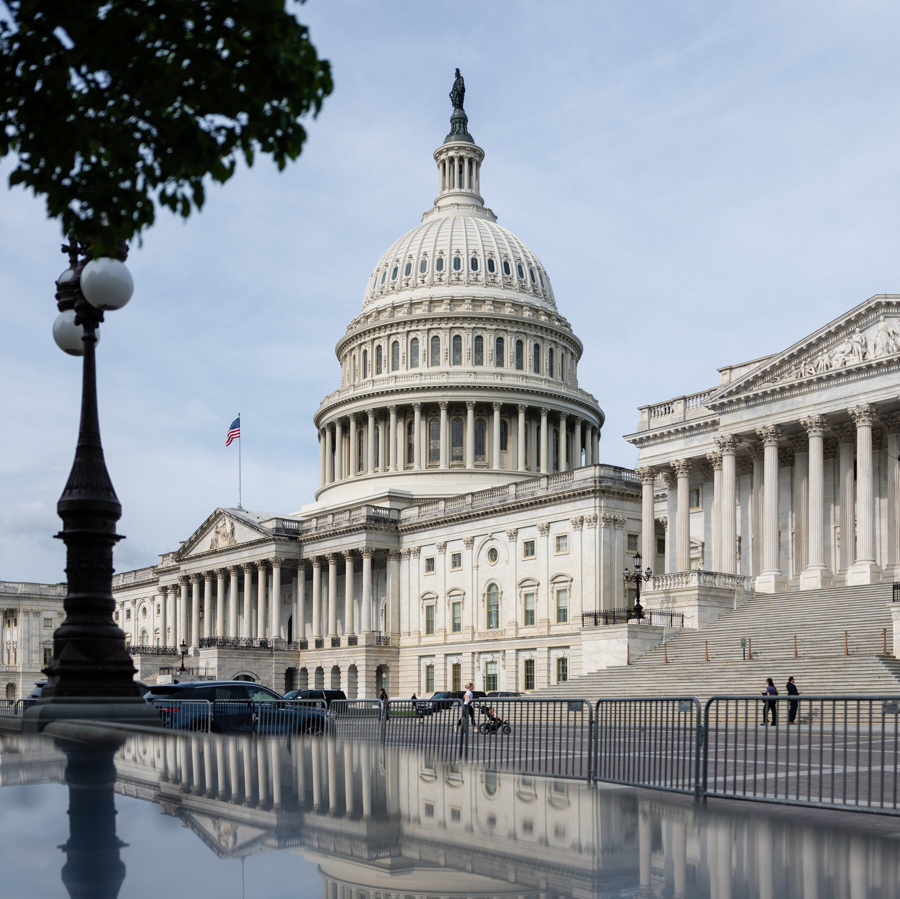 Rich Gain and Poor Lose in Republican Policy Bill, Budget Office Finds