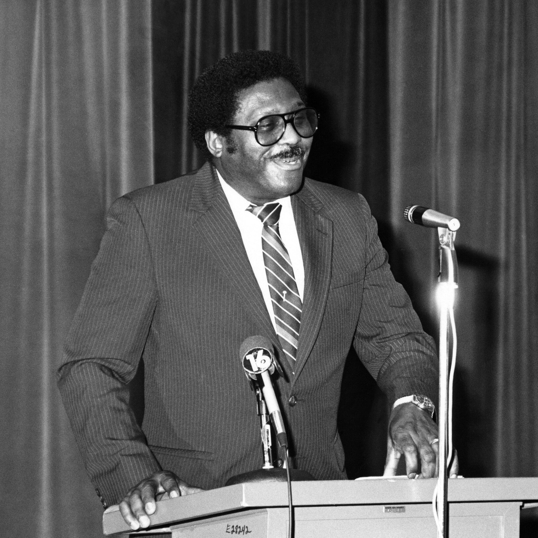 Robert G. Clark, 96, Dies; Broke a Barrier in Mississippi’s Statehouse