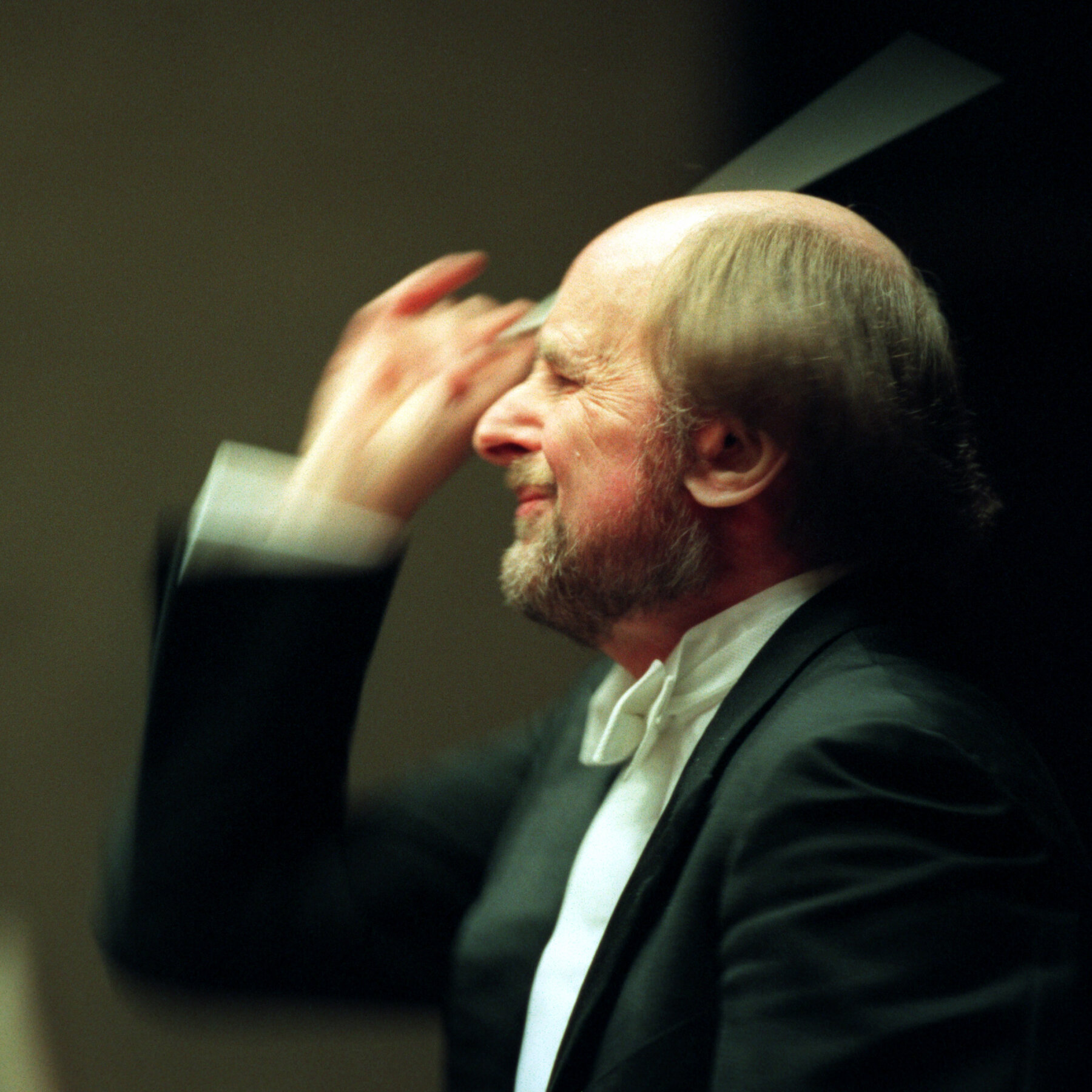 Roger Norrington, Iconoclastic British Conductor, Dies at 91
