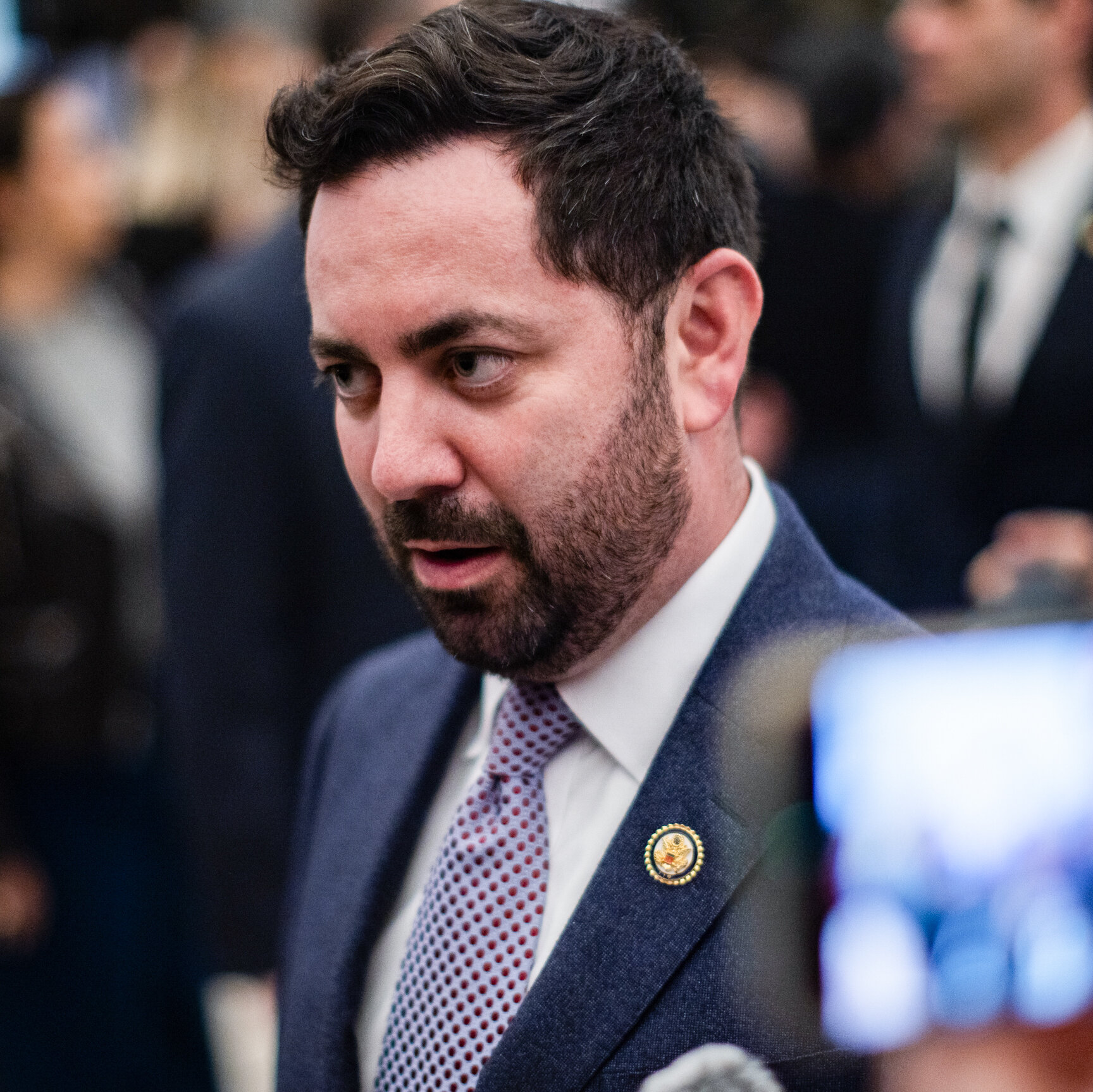 Rough Night for Republican at Town Hall in N.Y. Swing District