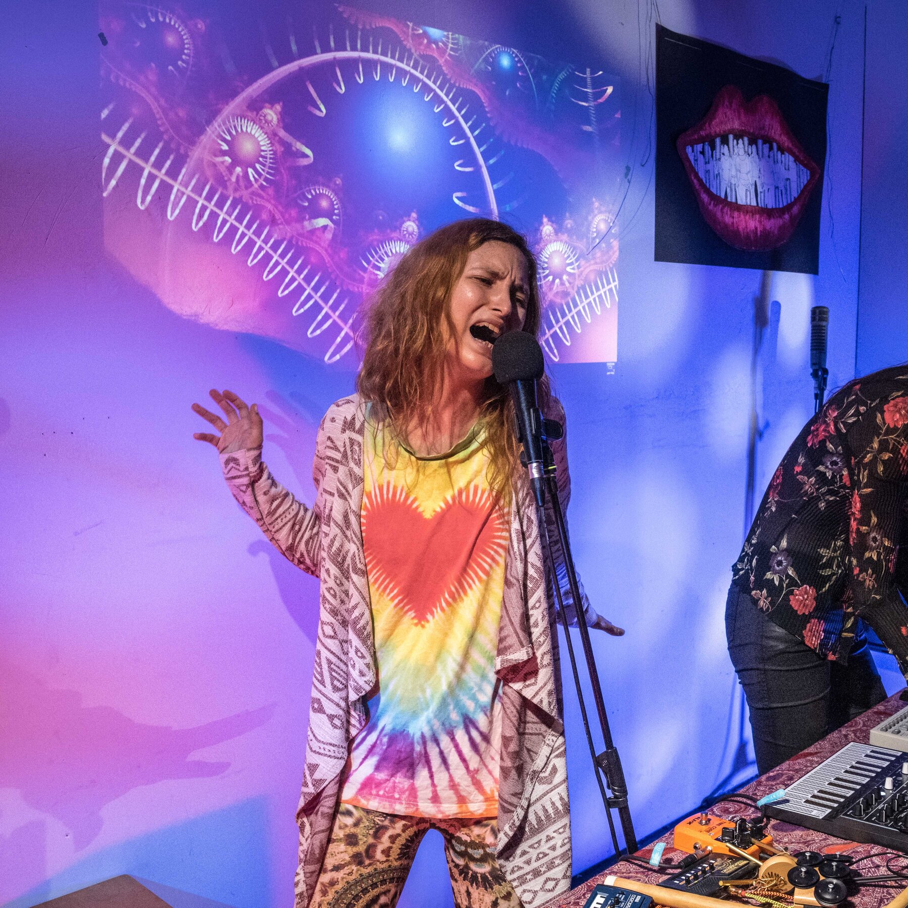 Russian Jailed for Placing Tiny Antiwar Signs in a Market Says She Would Do it Again