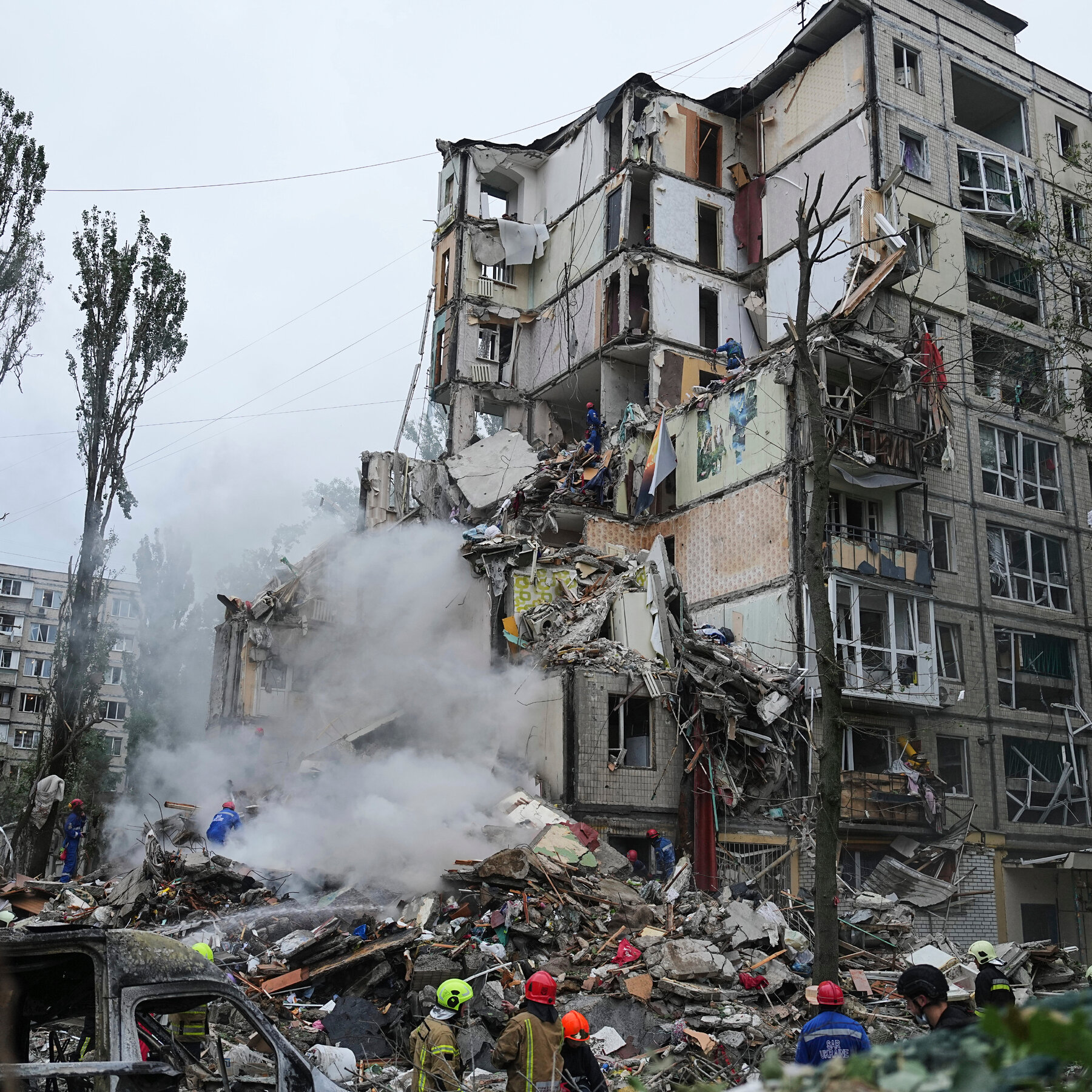 Russian Missile and Drone Attack Pummels Kyiv, Killing at Least 7