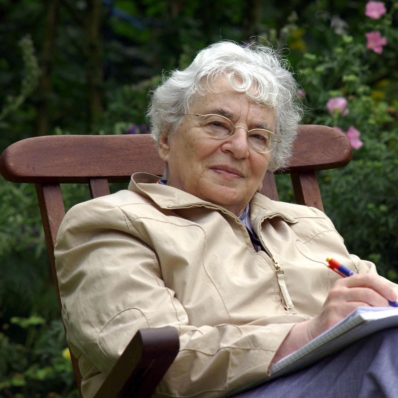 Ruth Weiss, Who Chronicled Apartheid After Fleeing the Nazis, Dies at 101