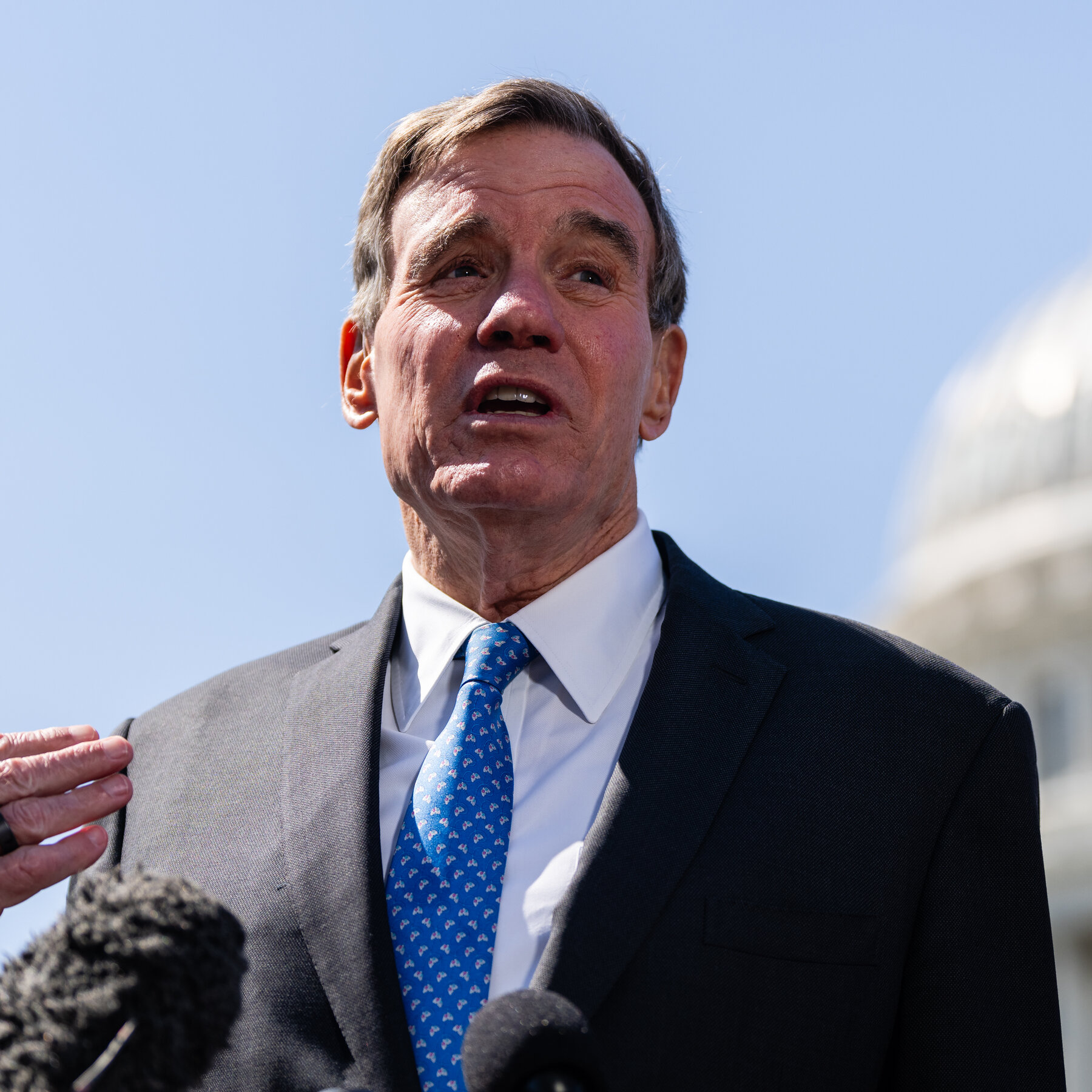 Senate Advances Crypto Regulation Bill With Bipartisan Support