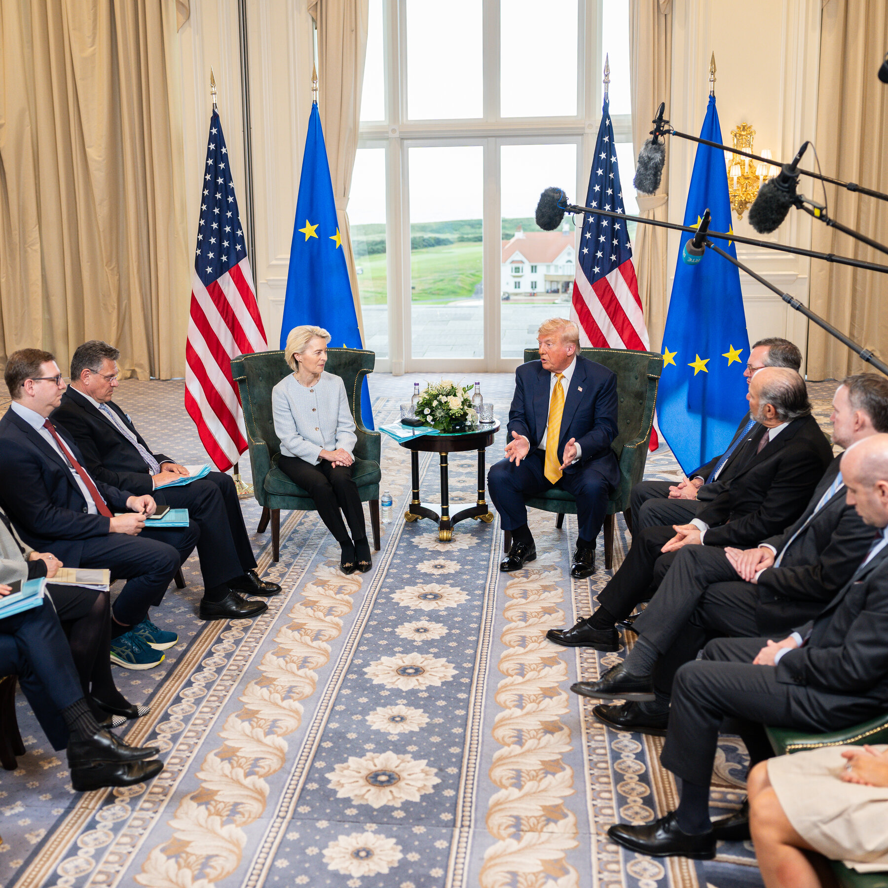 Some Europeans Fear Trump Aides Want a Far-Right Takeover